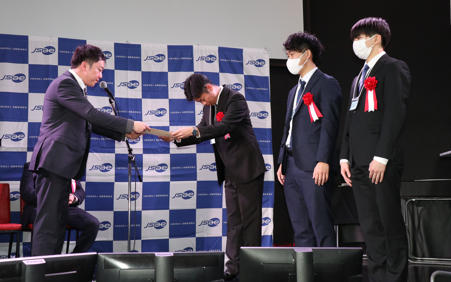 チャレンジコース 最優秀賞・日本自動車工業会会長賞（Amazonギフト券5万円）千葉工業大学 上田研 自律移動チーム