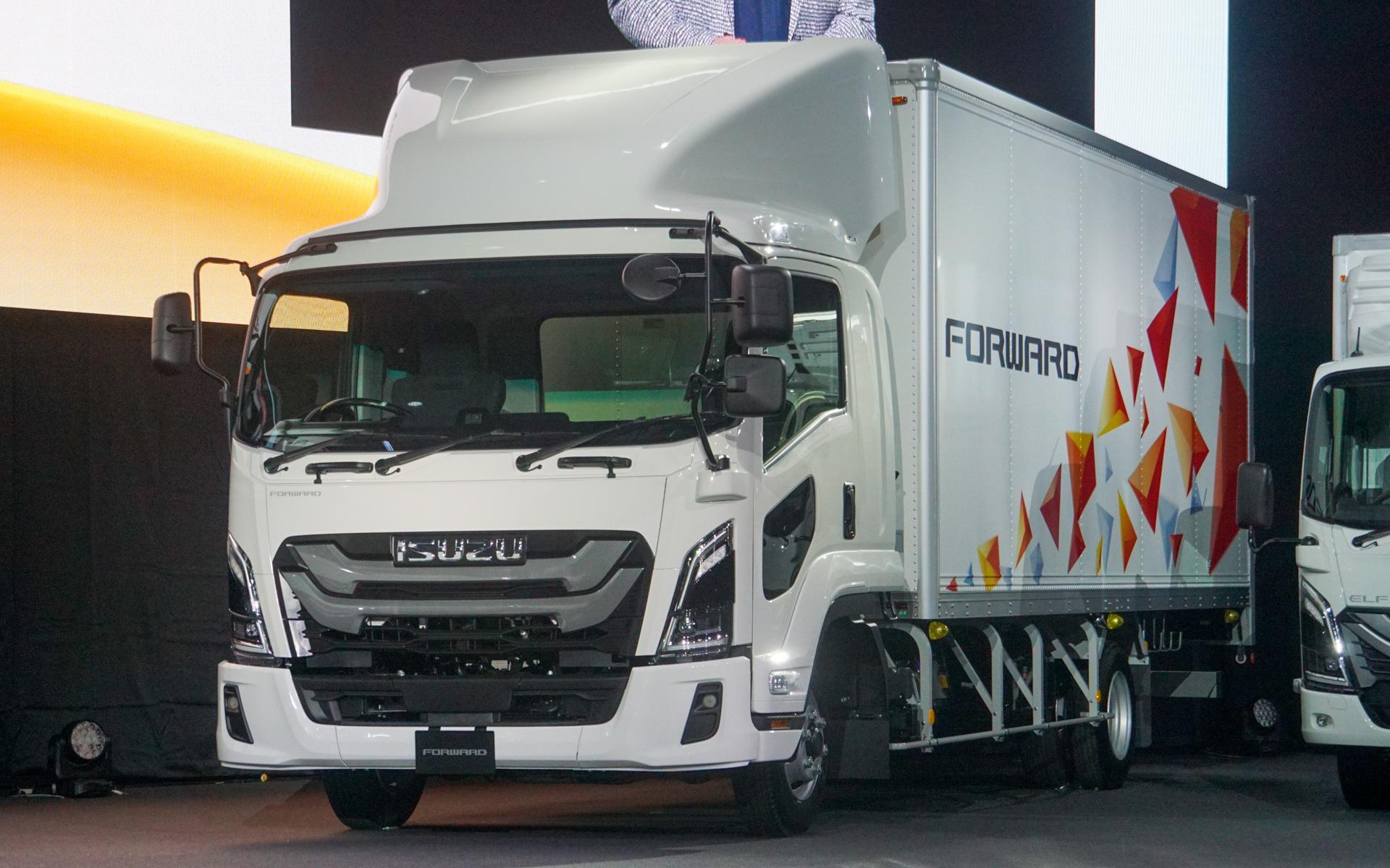 フォワードワイドキャブ