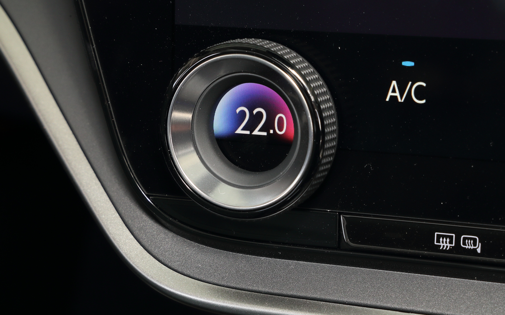 インテリアは感性に響く空間づくりにこだわり、シンプルながら上質さを感じられるものとした