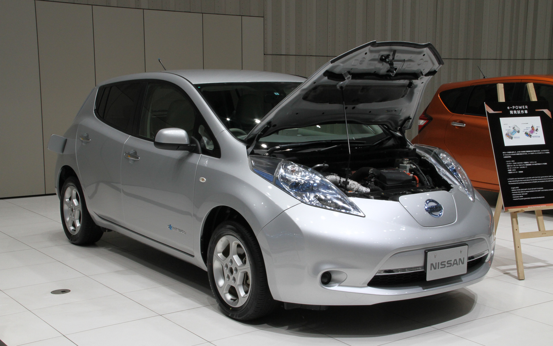 初代リーフに発電専用のエンジンを搭載した試作車。e-POWER車の祖ともいうべき存在だ