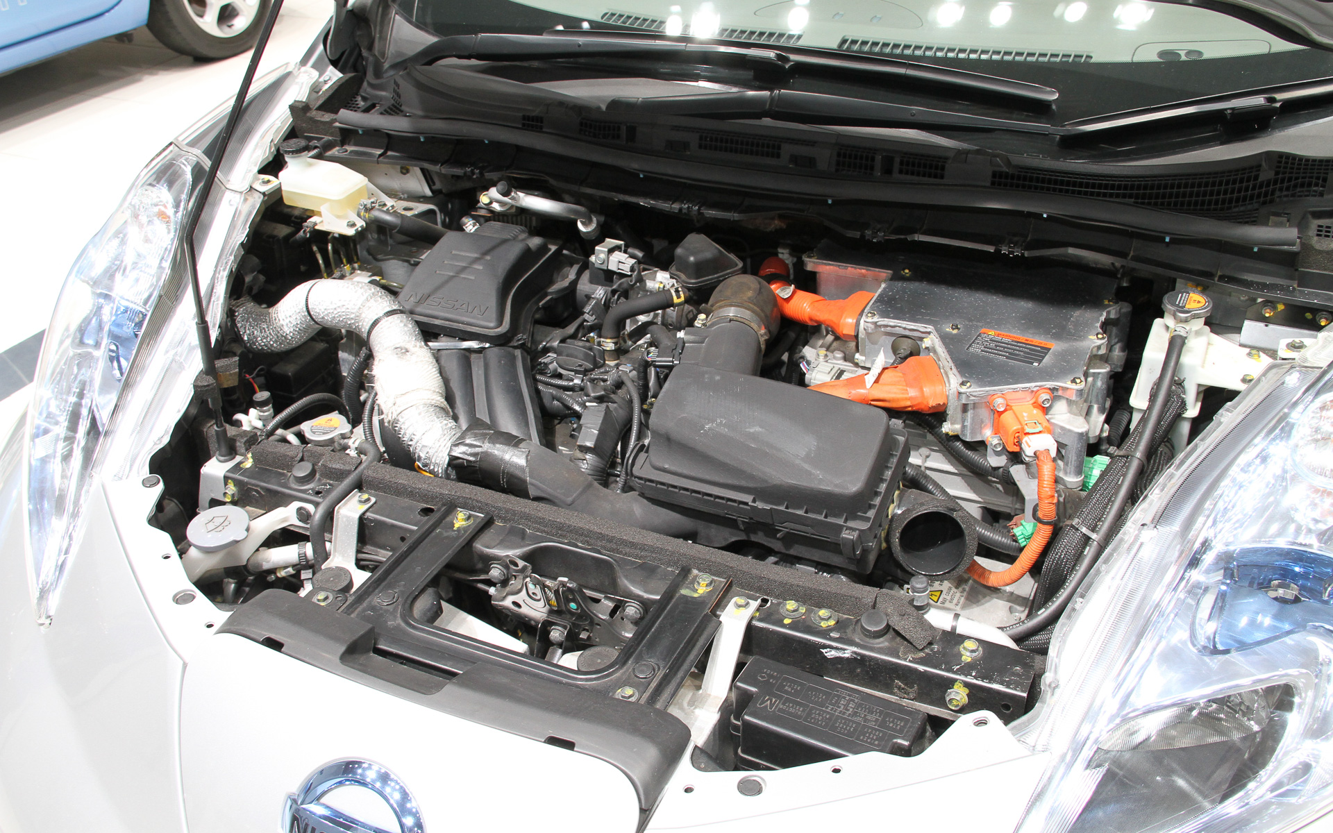 初代リーフに発電専用のエンジンを搭載した試作車。e-POWER車の祖ともいうべき存在だ