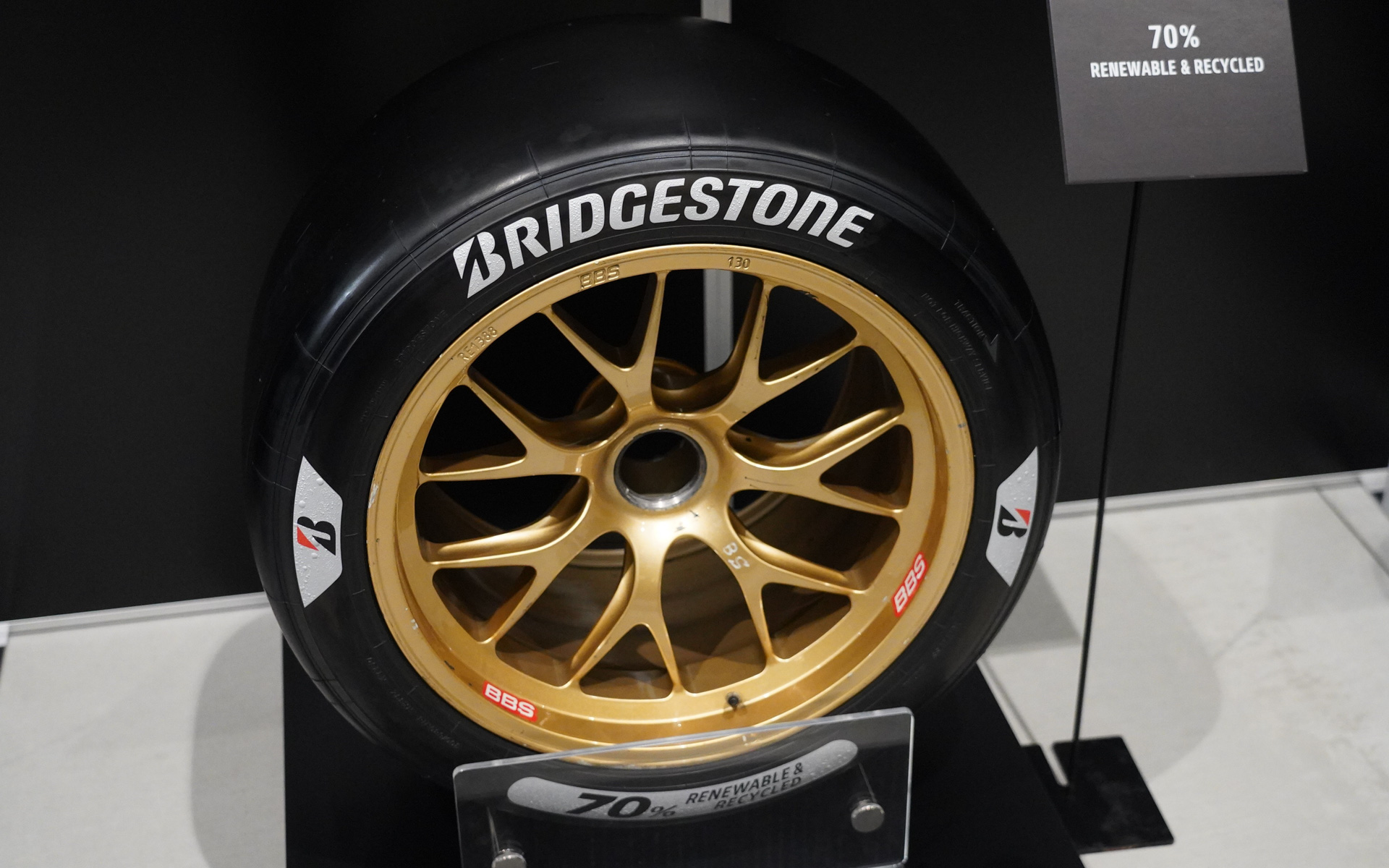 GT向けとされる再生可能素材率70％のコンセプトタイヤ