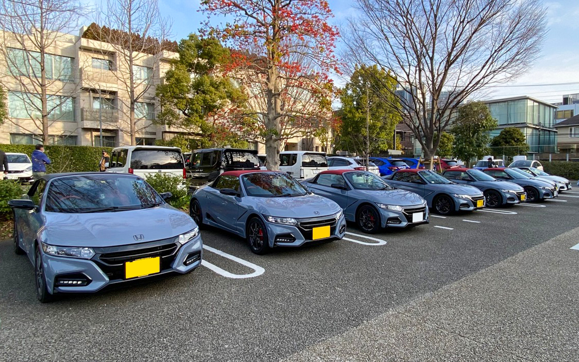 東京・代官山にある代官山 T-SITEで朝7時からスタートした、Modulo X 10周年記念モーニングクルーズ。事前登録で50台の募集に対し、倍以上の応募があったというだけあって、当日はこれまでに登場した11車種のModulo Xがズラリ、広い駐車場を埋め尽くしました。S660はファイナルエディションとなったボディカラーが人気のようですね。