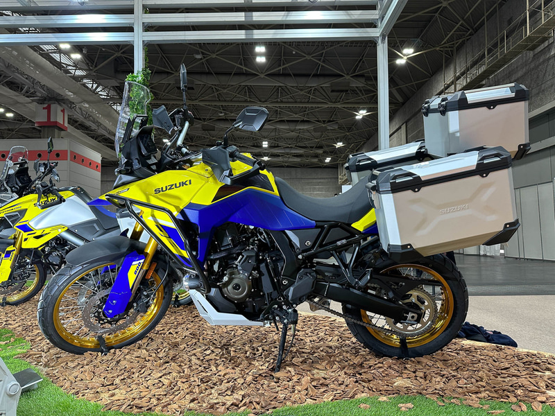スズキ、「V-STROM 800DE」「GSX-8S」「V-STROM SX」「バーグマン