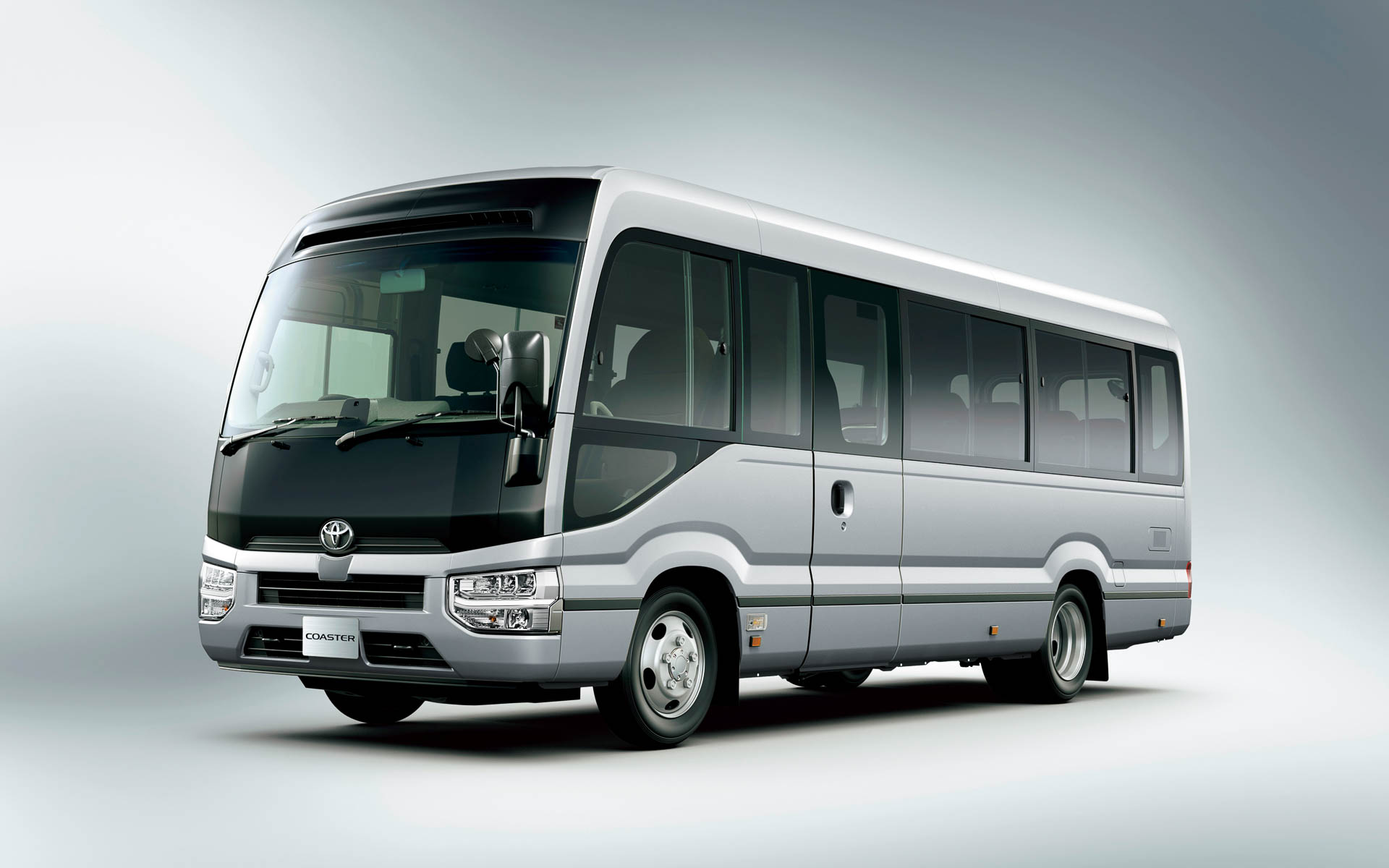 GX（ロングボディ・24人乗り）