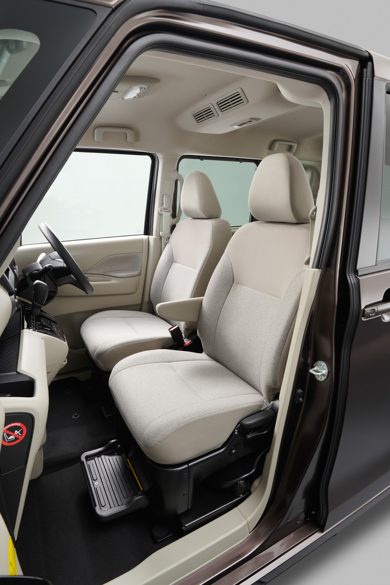 ルークス 助手席スライドアップシート