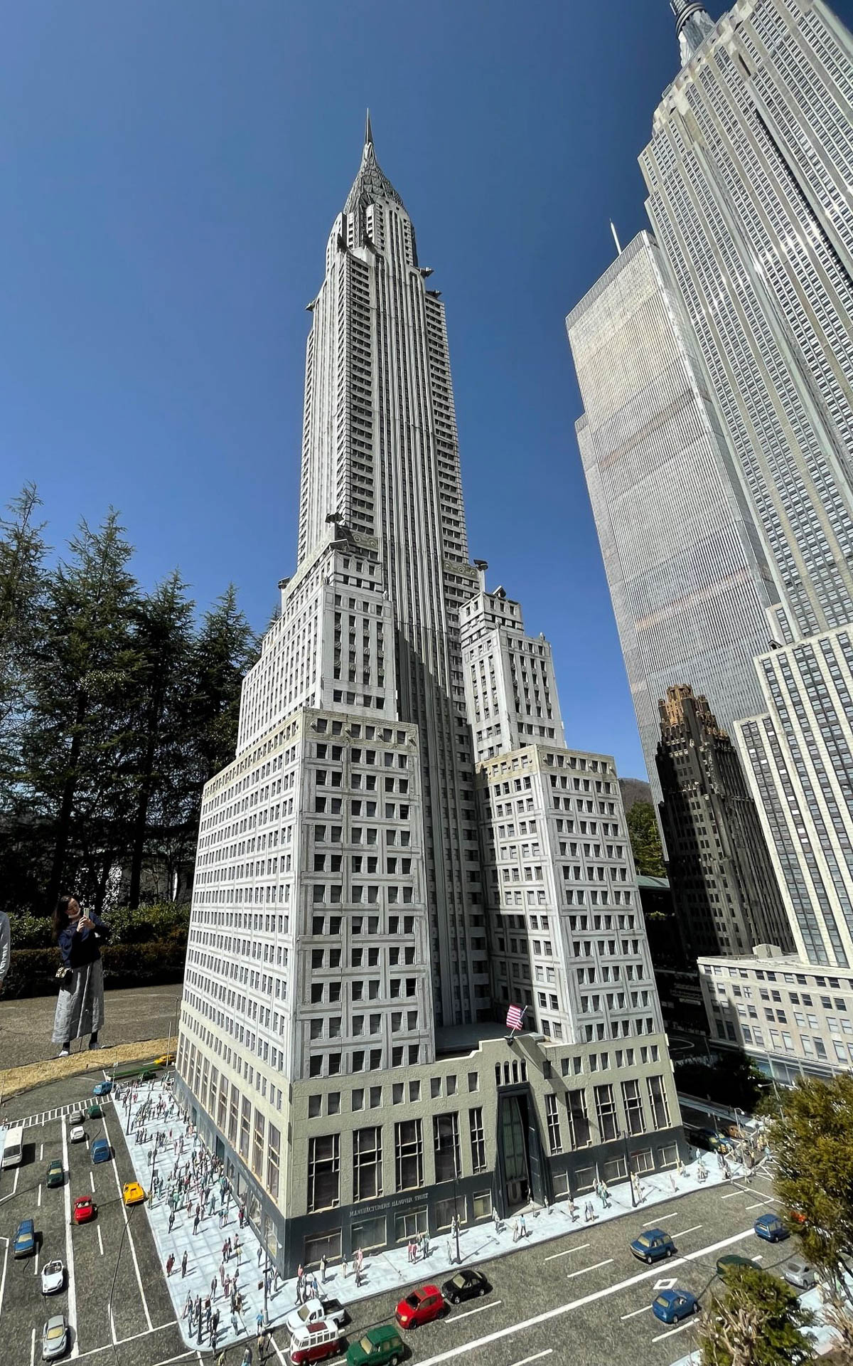 エンパイアステートビルほど有名ではないけれど、建築美ではクライスラービルということだそうです。確かにバランスのとれたビルだと思いました