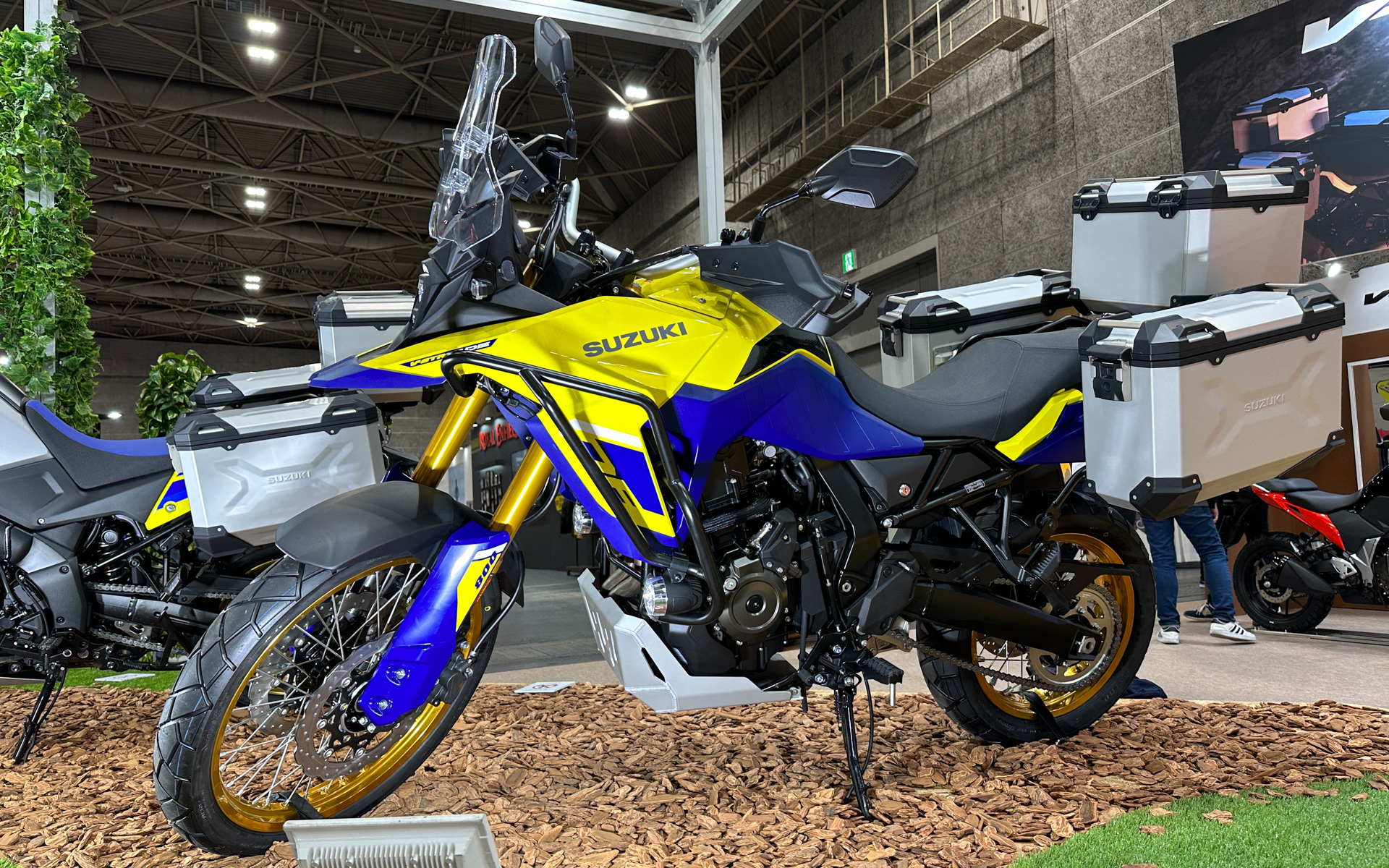 スポーツアドベンチャーツアラーの新型「V-STROM（ブイストローム）800DE」