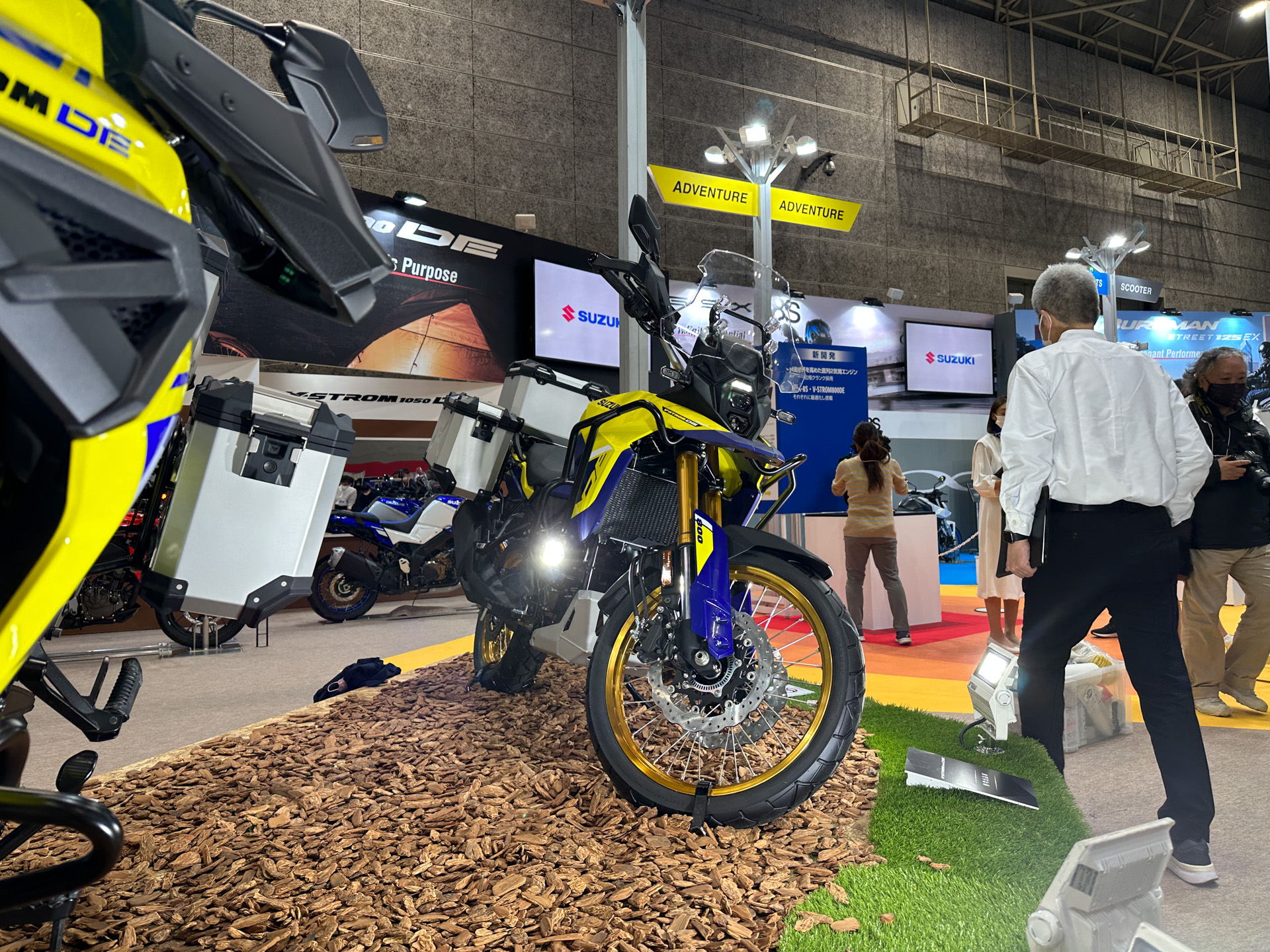 新型「V-STROM 800DE」