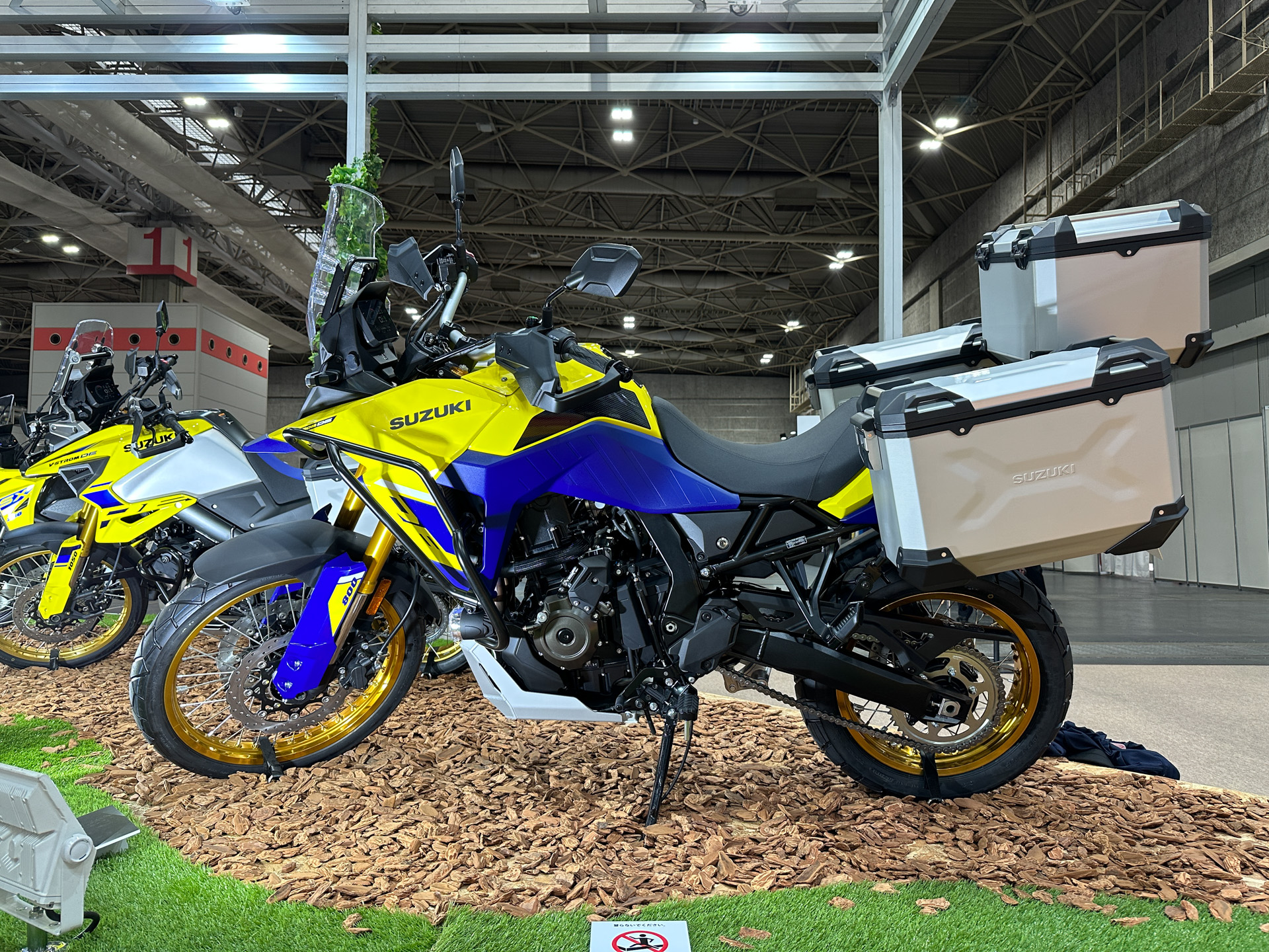 新型「V-STROM 800DE」