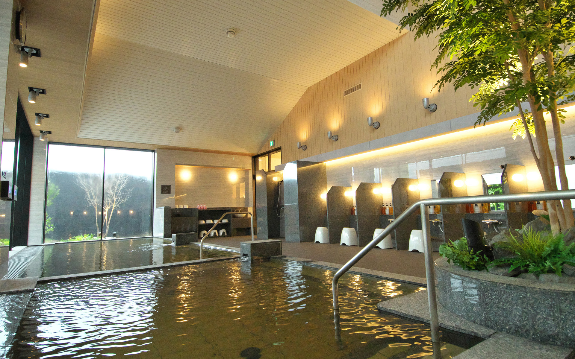 鈴鹿サーキット内にオープンした天然温泉「THE SPA」