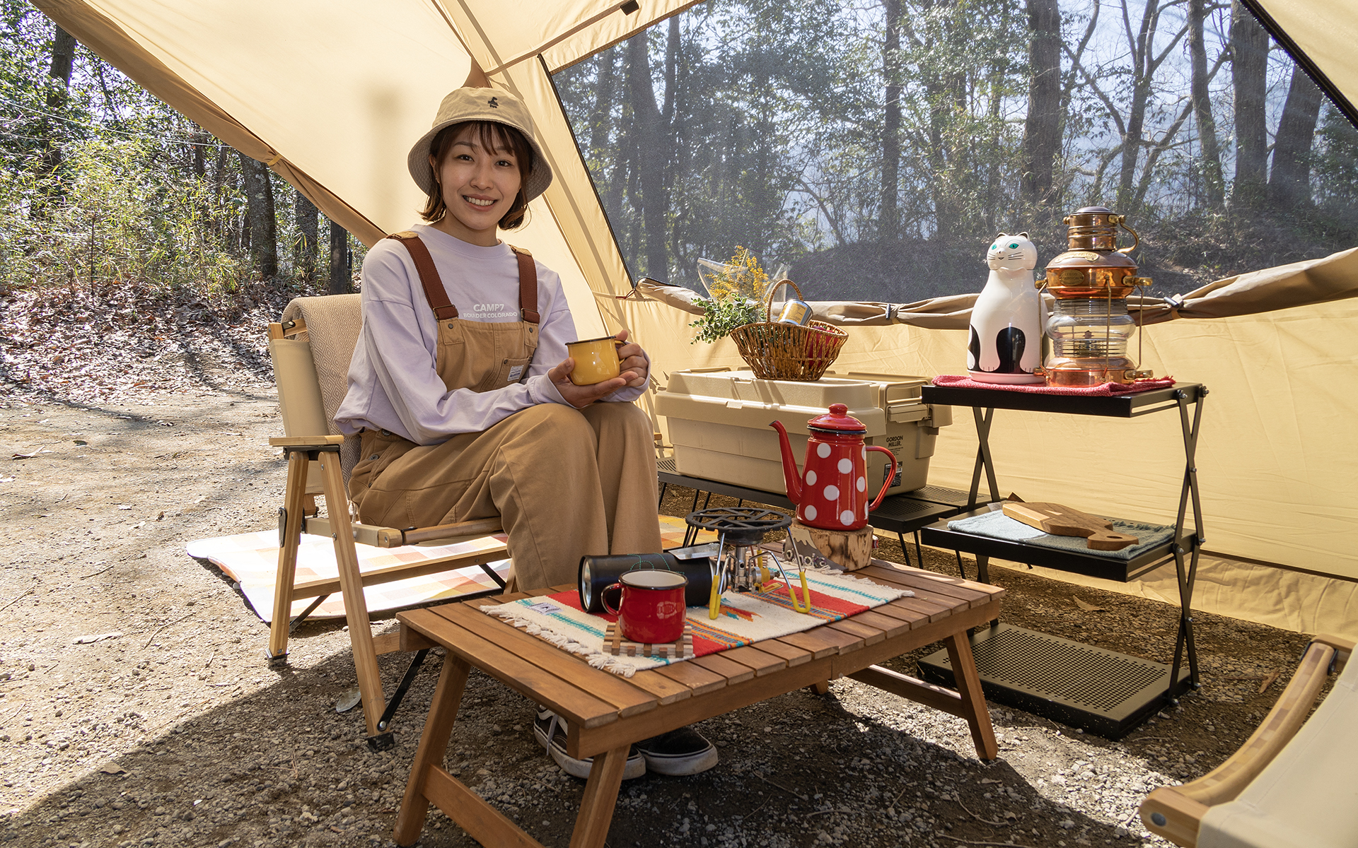 カーネル誌のアンバサダーである「ちょもか」さん。ダイハツハイゼットでの車中泊を続けている方