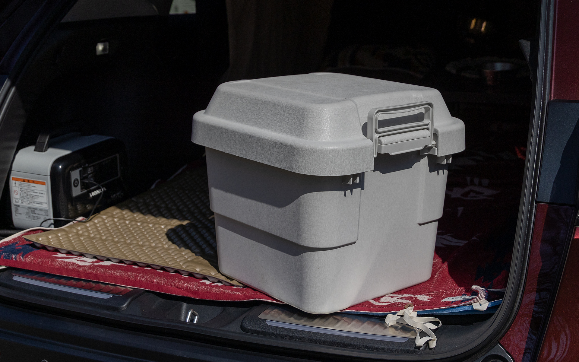 このカタチのトランクボックスを使っている