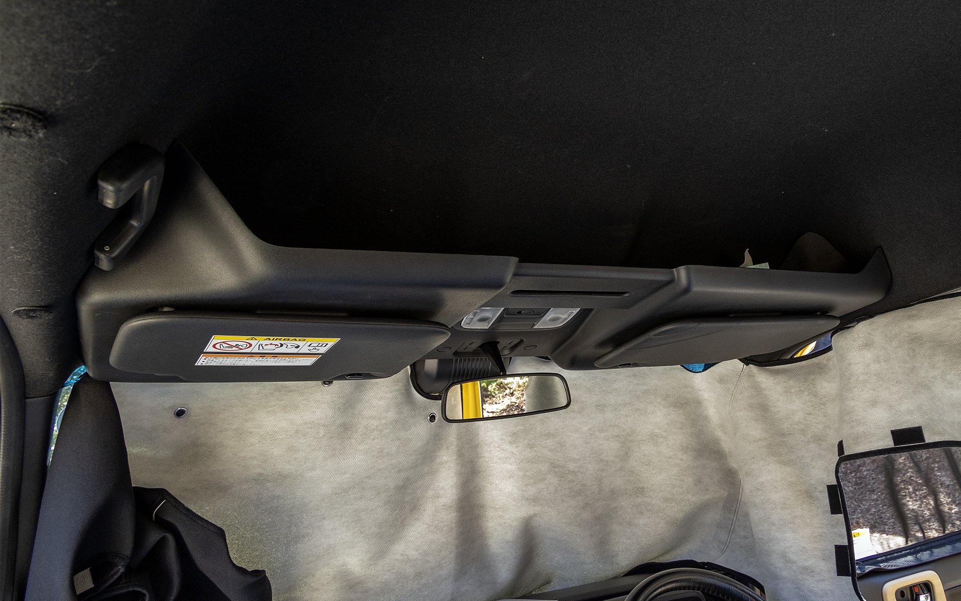 N-VANで人気の高いアクセサリーはルーフコンソール。価格は1万8150円。N-VANは前席まわりに収納が少ないので重宝する。ruiさんのN-VANにも付いていた