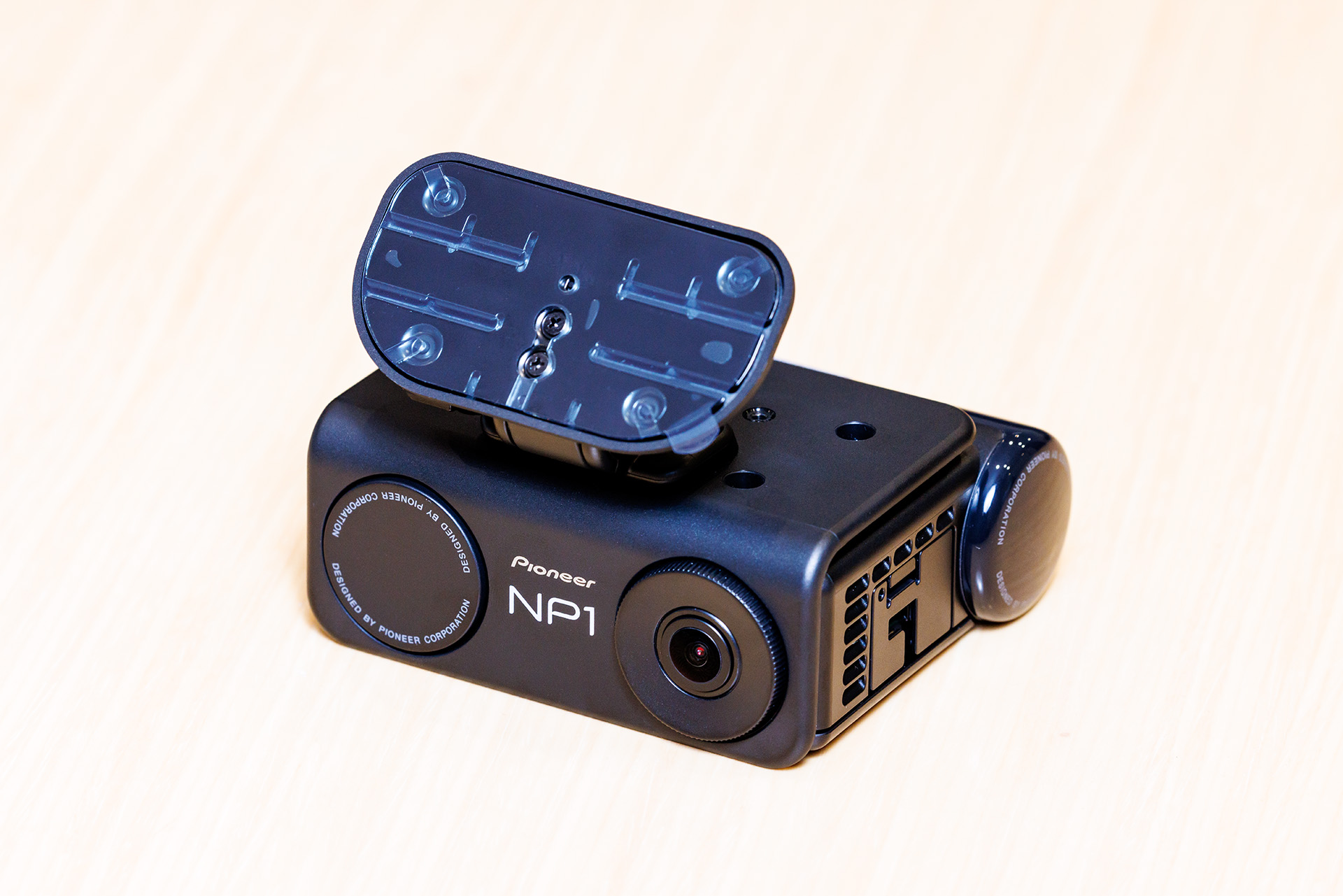 パイオニアのAI搭載通信型オールインワン車載器「NP1」