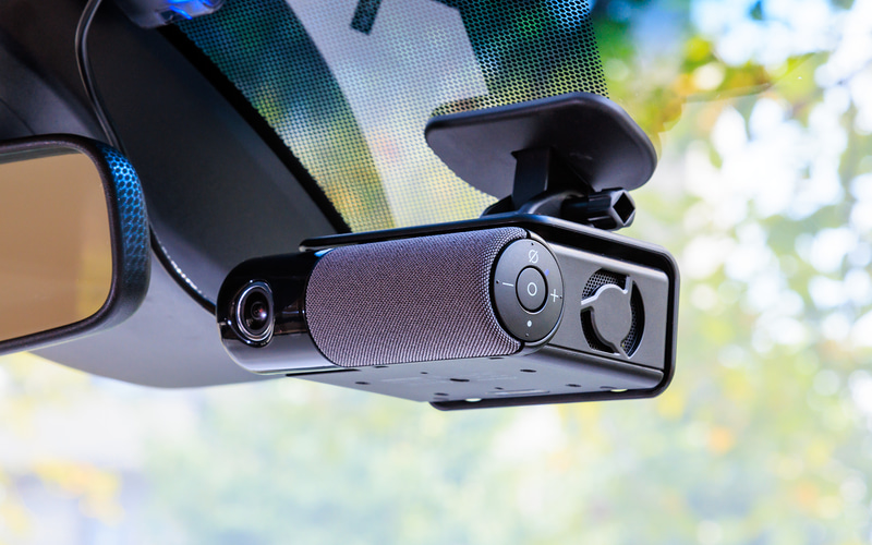 車内が騒がしくても聞き取りやすいようスピーカーの鳴らし方にもパイオニアならではの工夫があった。そしてマイクの集音性のアップデートも行なっているので取り付け場所の自由度が増える予定