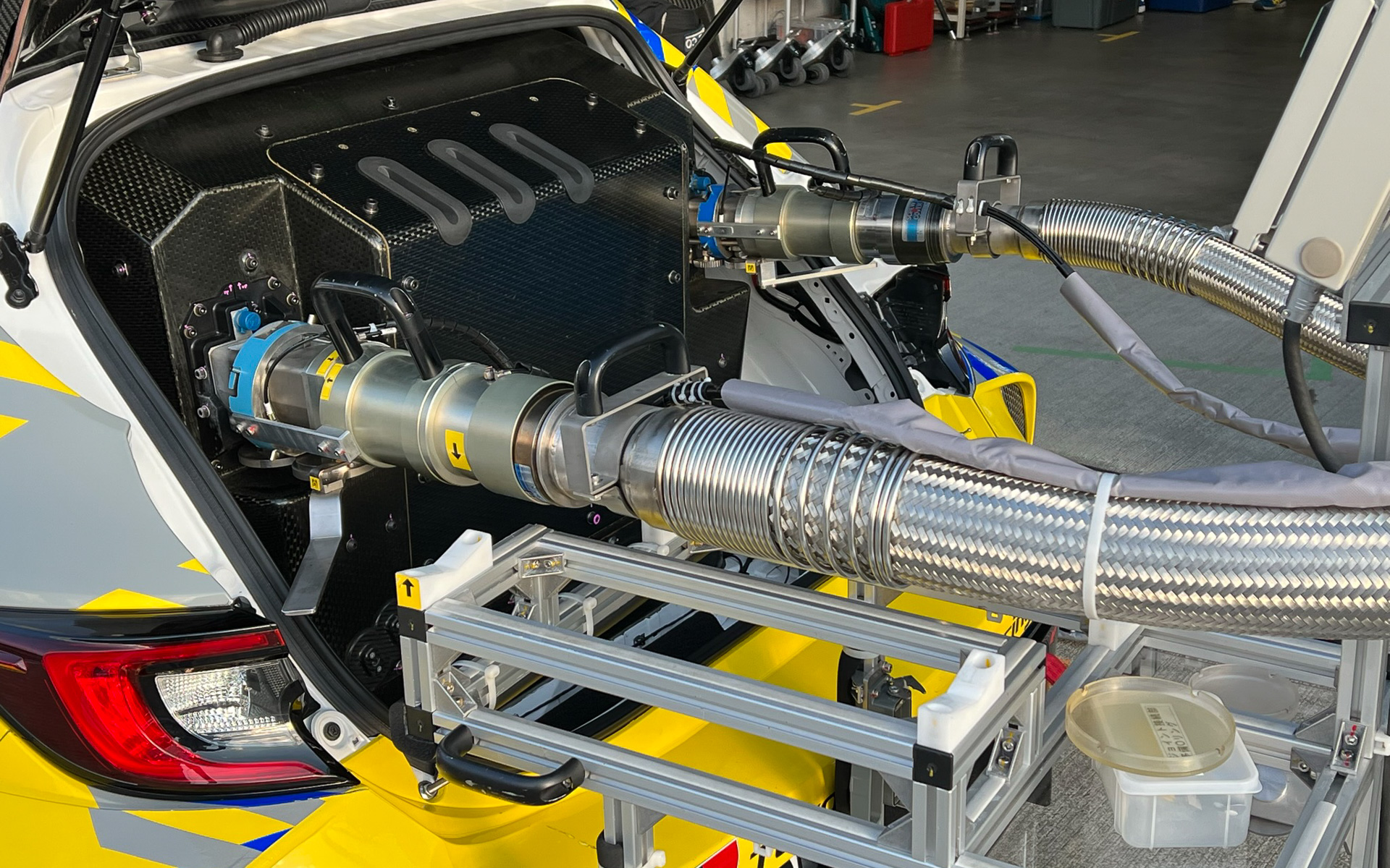 液体水素カローラの重要な開発項目となっている液体水素燃料タンク部