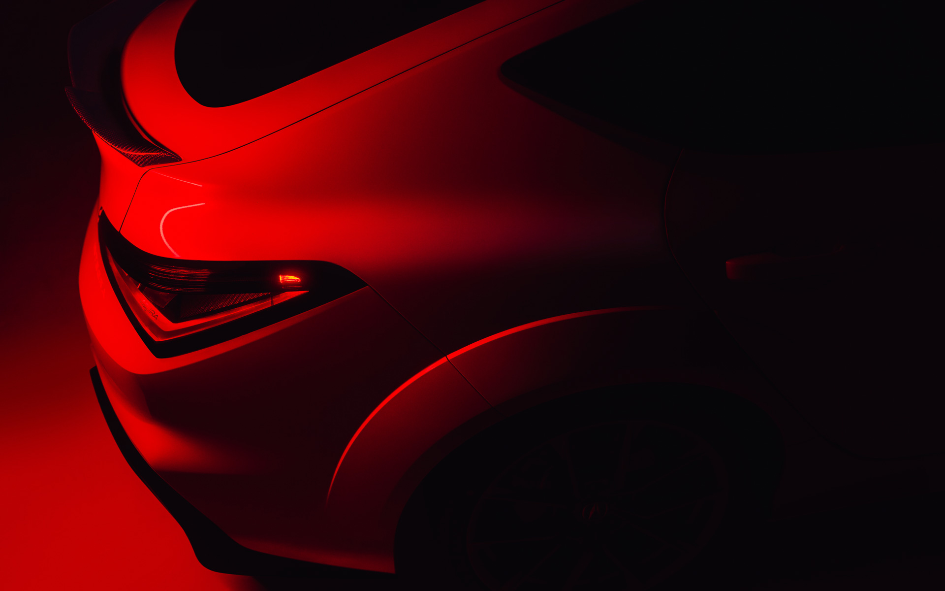 フェンダーが大きく張り出しているのが見られる