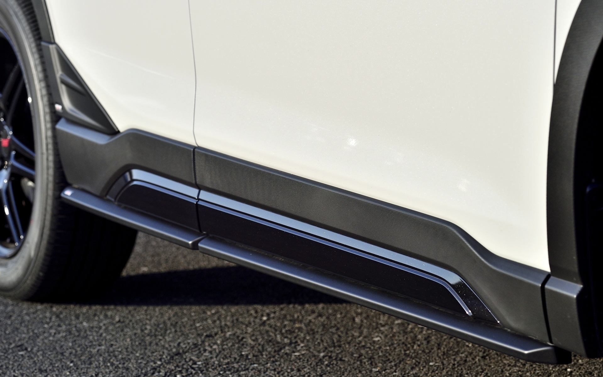 サイドアンダースポイラーは4万8000円（税別）