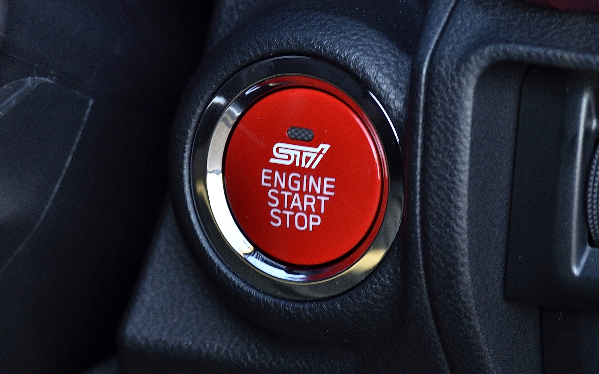 プッシュエンジンスイッチは1万5000円（税別）