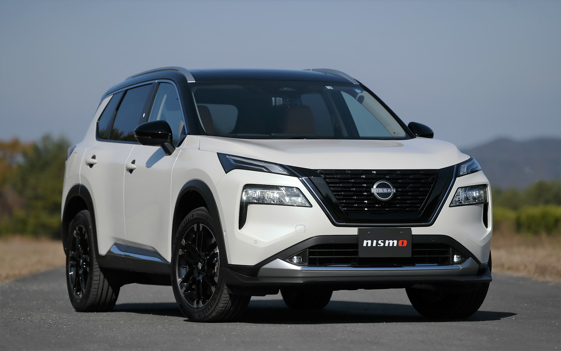 ニスモパーツを装着した新型エクストレイル