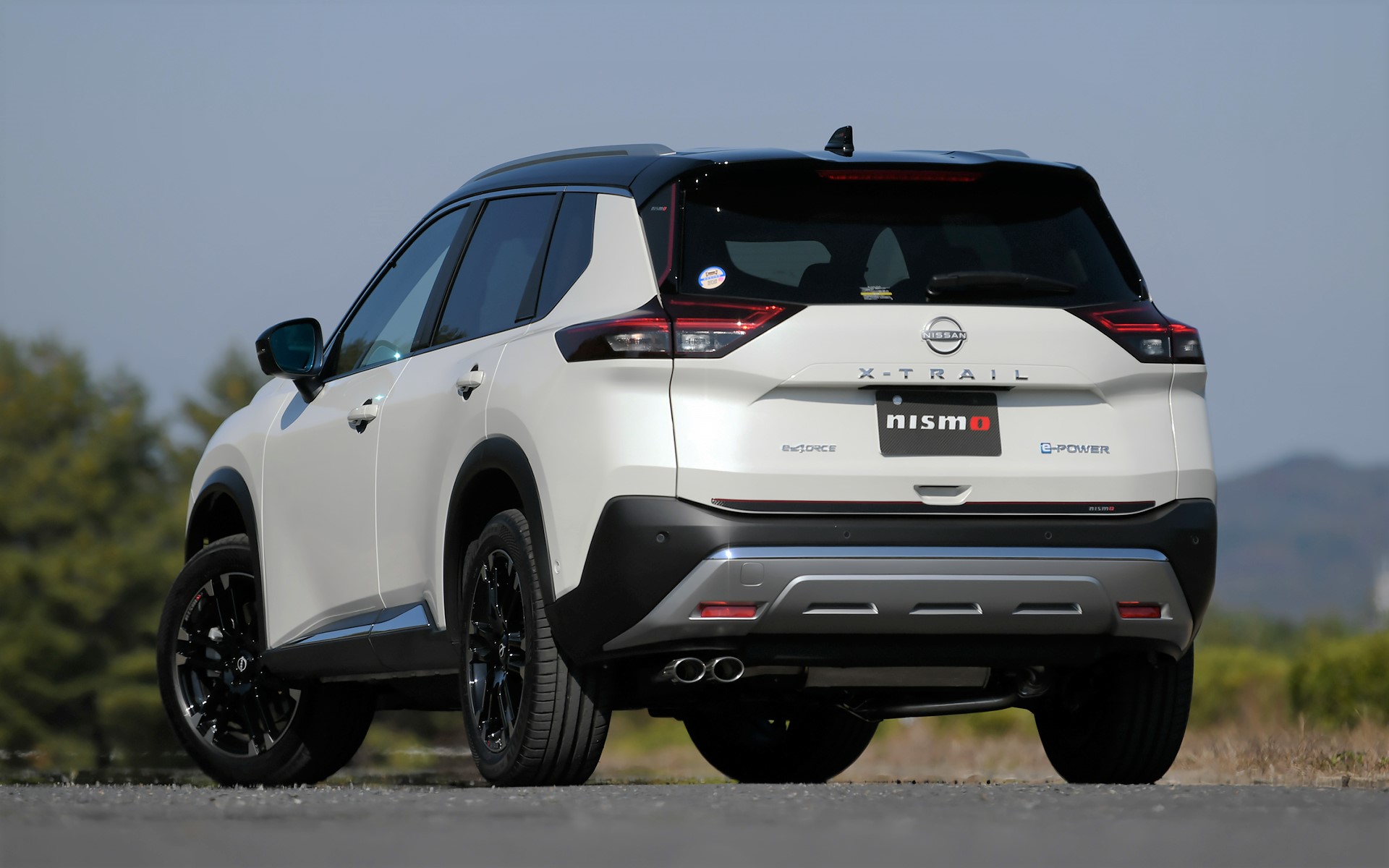 ニスモパーツを装着した新型エクストレイル