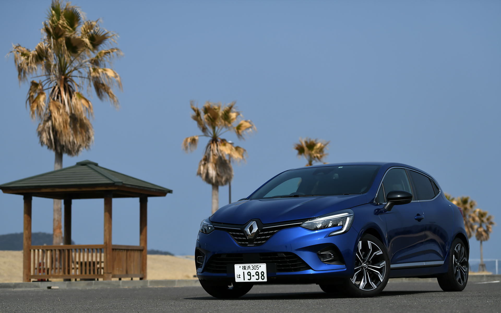 800kmの旅の友、ルノー「ルーテシア E-TECH FULL HYBRID」。ボディサイズは4075×1725×1470mm（全長×全幅×全高）、ホイールベースは2585mmのBセグハッチバック