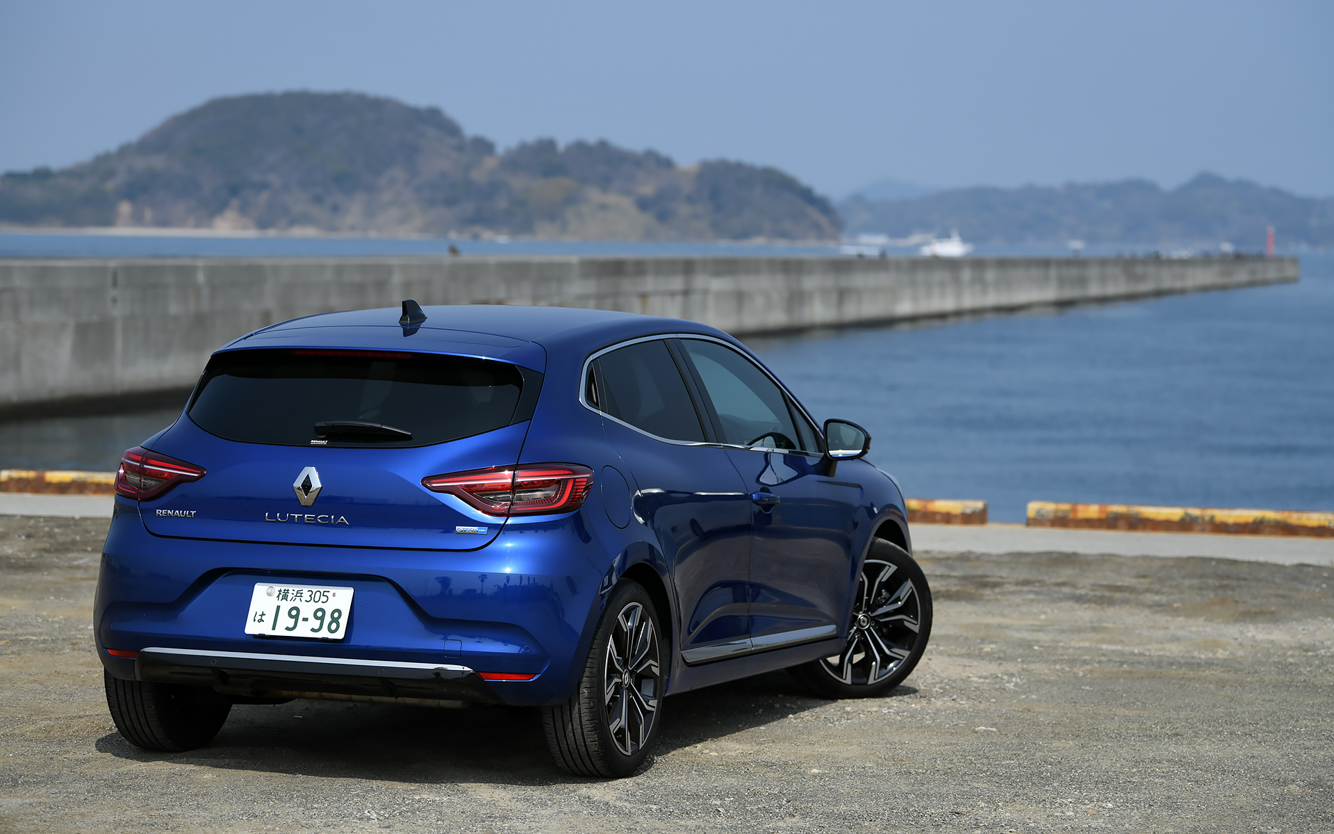 800kmの旅の友、ルノー「ルーテシア E-TECH FULL HYBRID」。ボディサイズは4075×1725×1470mm（全長×全幅×全高）、ホイールベースは2585mmのBセグハッチバック