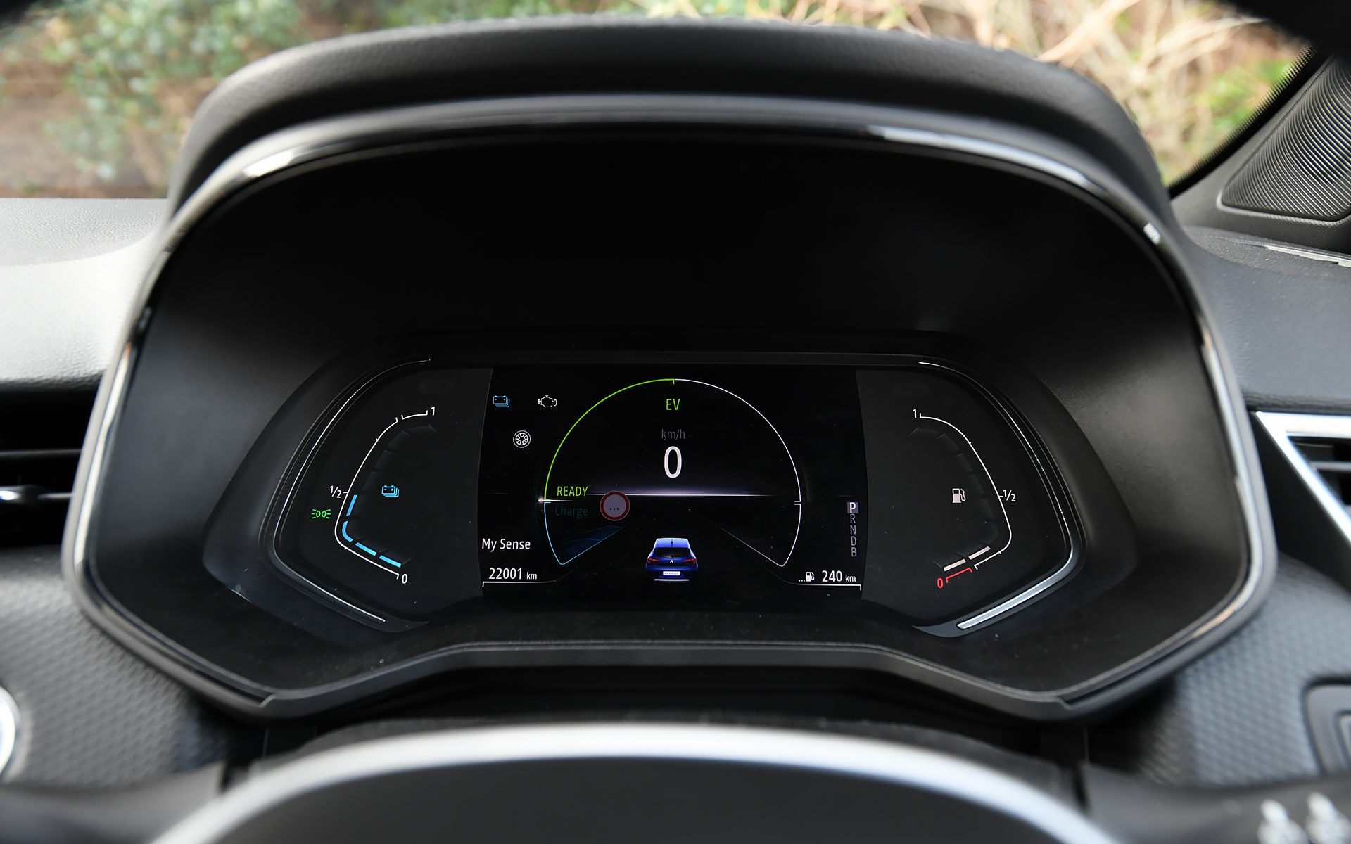 ルーテシア E-TECH FULL HYBRIDのメーター