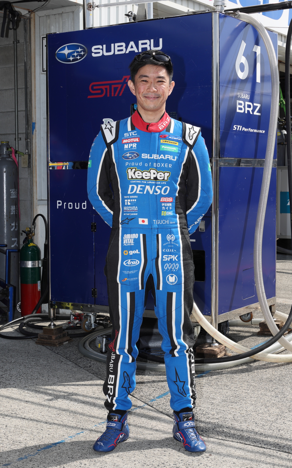 井口卓人選手が着用するのはアルパインスターズのフルオーダーモデル。通気性、伸縮性がよくドライブしやすいという