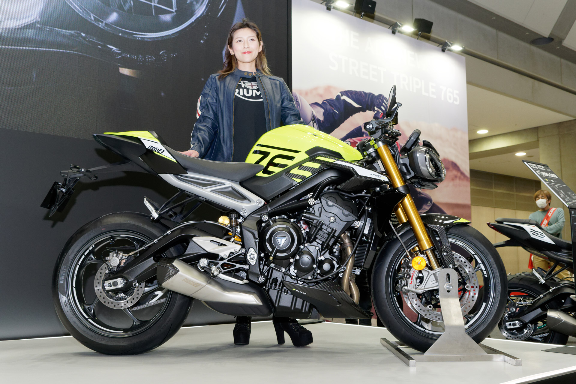 鮮やかなイエローが目を引くトライアンフの「STREET TRIPLE 765 Moto2 EDITION」