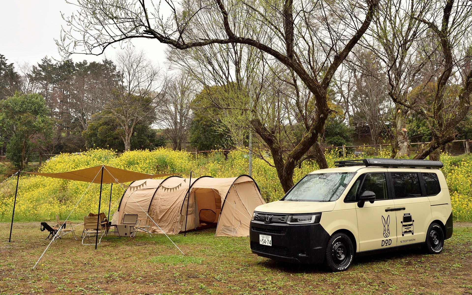 アウトドア仕様のウサップワゴンとDODのアイテム