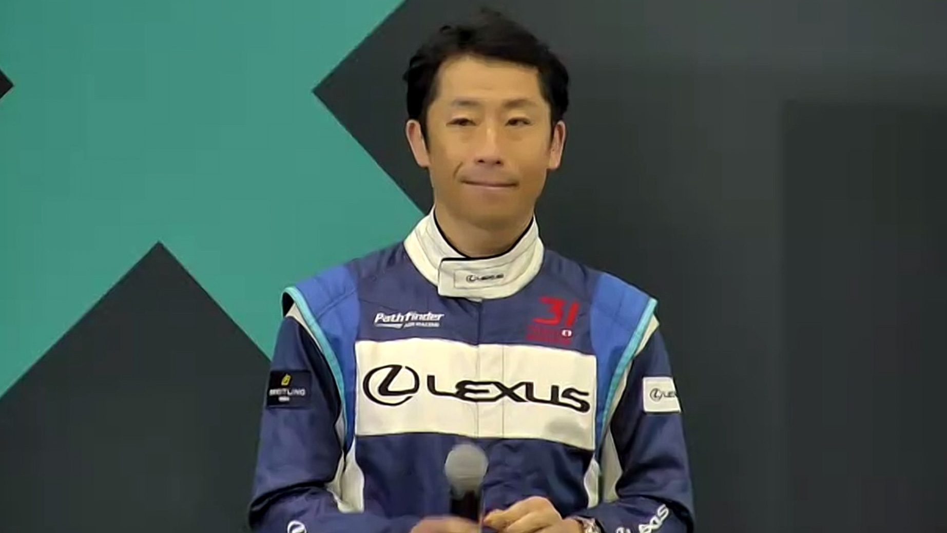 5次元モータースポーツ「エアレースX」立ち上げを発表した日本人初のエアレース世界チャンピオン室屋義秀選手