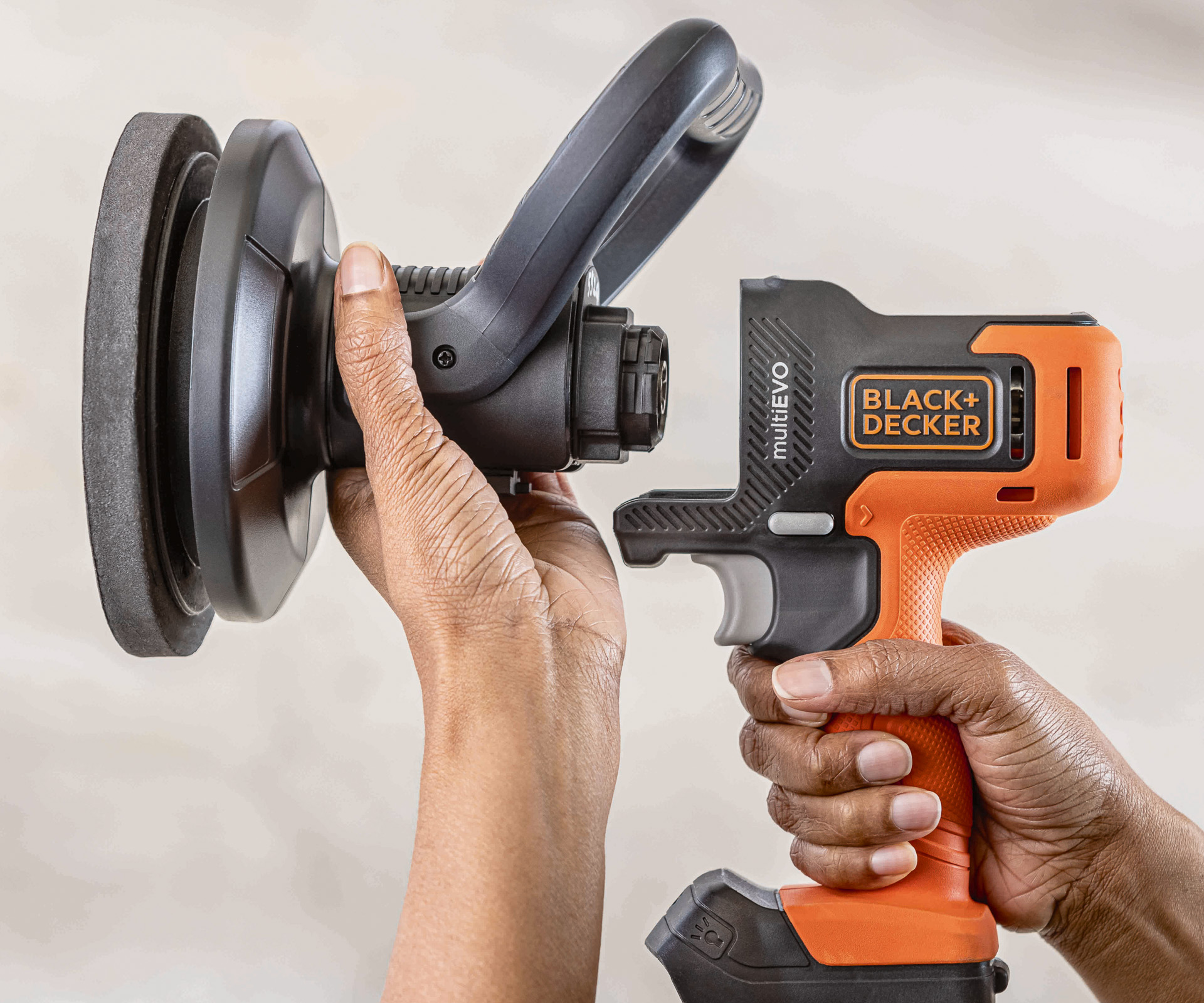 ヘッドを差し替えるだけで利用可能