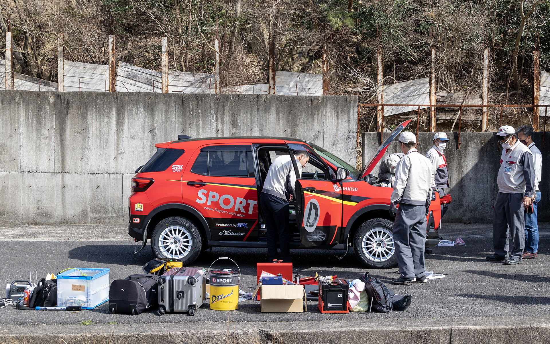 中山サーキットに持ち込まれたロッキー。今回の走行はラリー本番を前に車両の状況確認が目的。ここで修正すべき点が出たら本番までに改善するというものだ