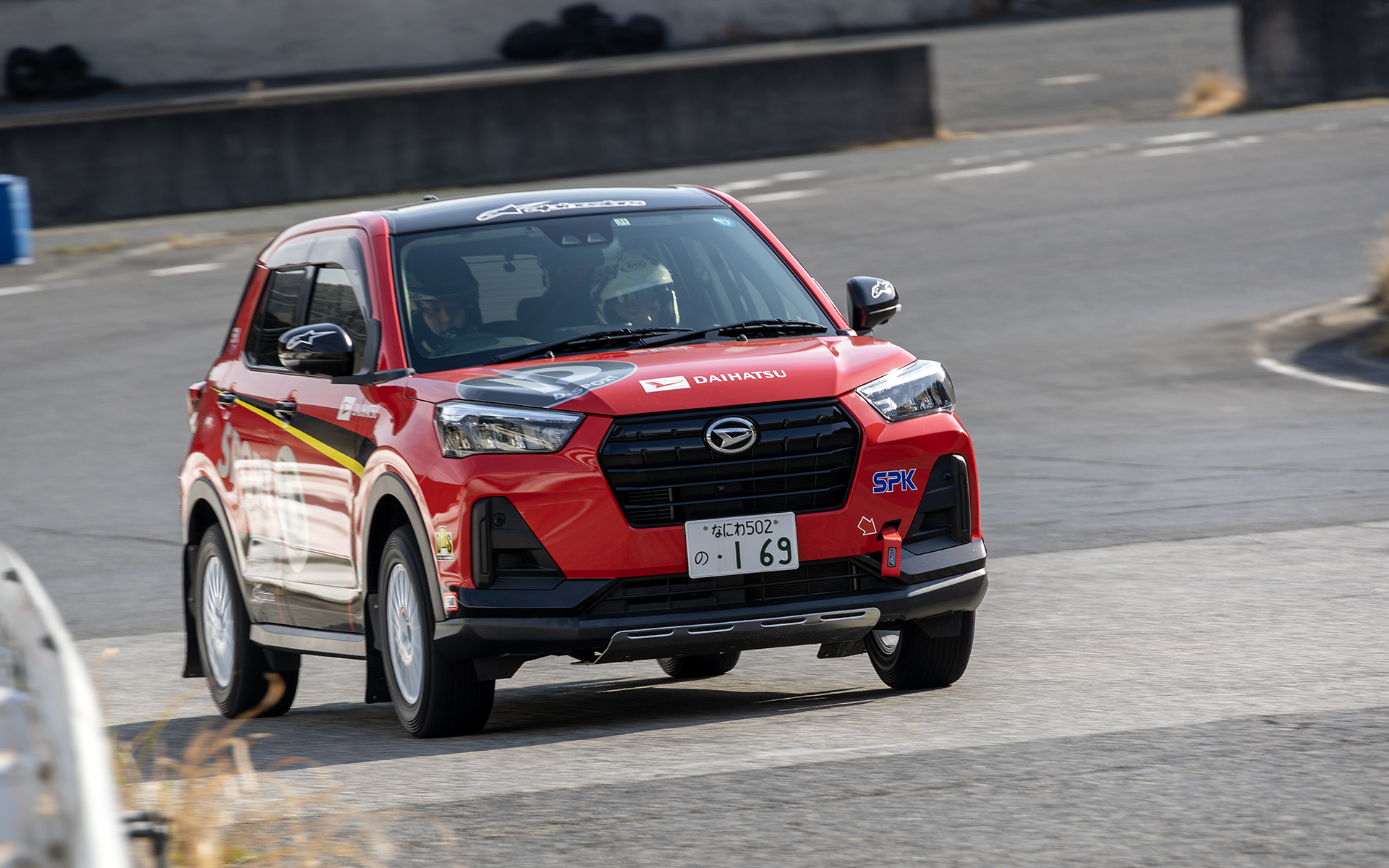 ロッキーのサーキット走行シーンはこれまで見たことないもので貴重だ