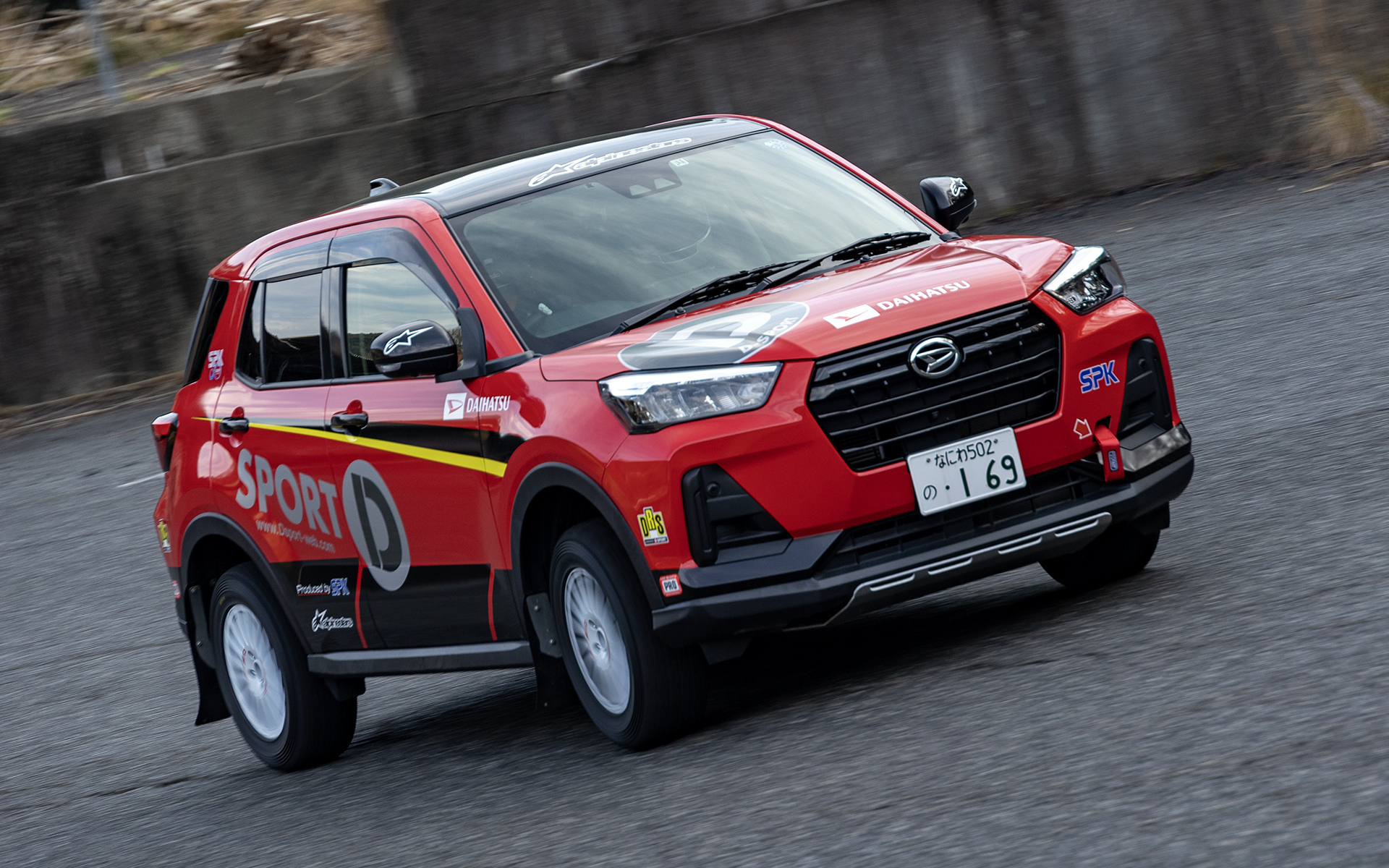 ロッキーのサーキット走行シーンはこれまで見たことないもので貴重だ