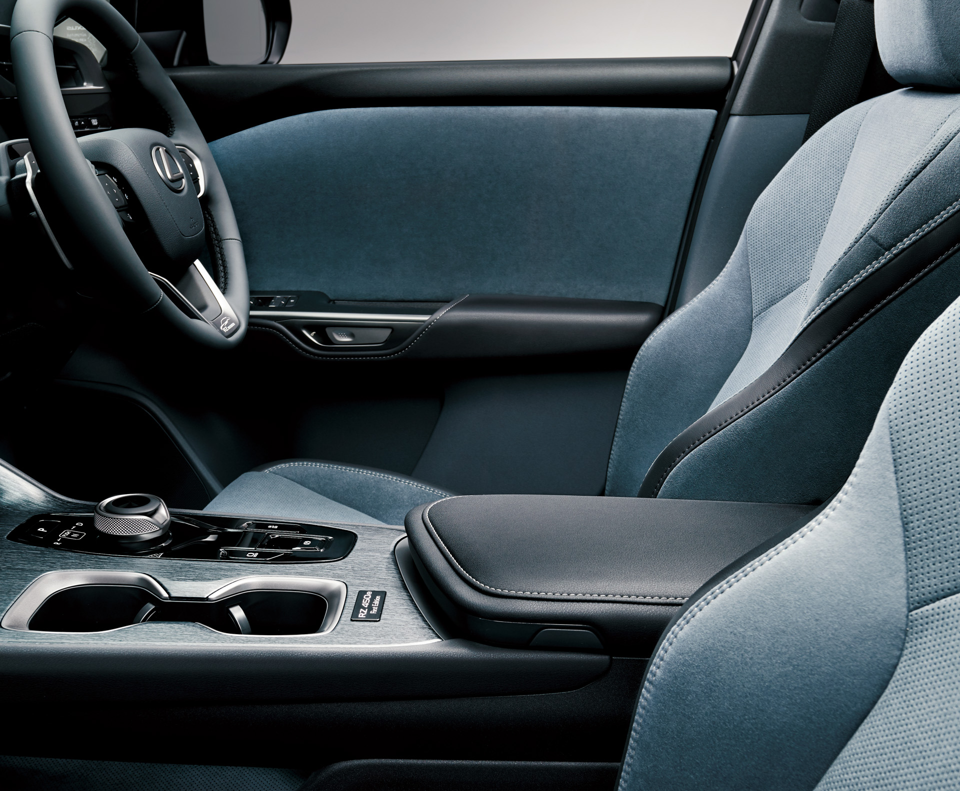 新型RZ発売記念の特別仕様車RZ450e“First Edition”