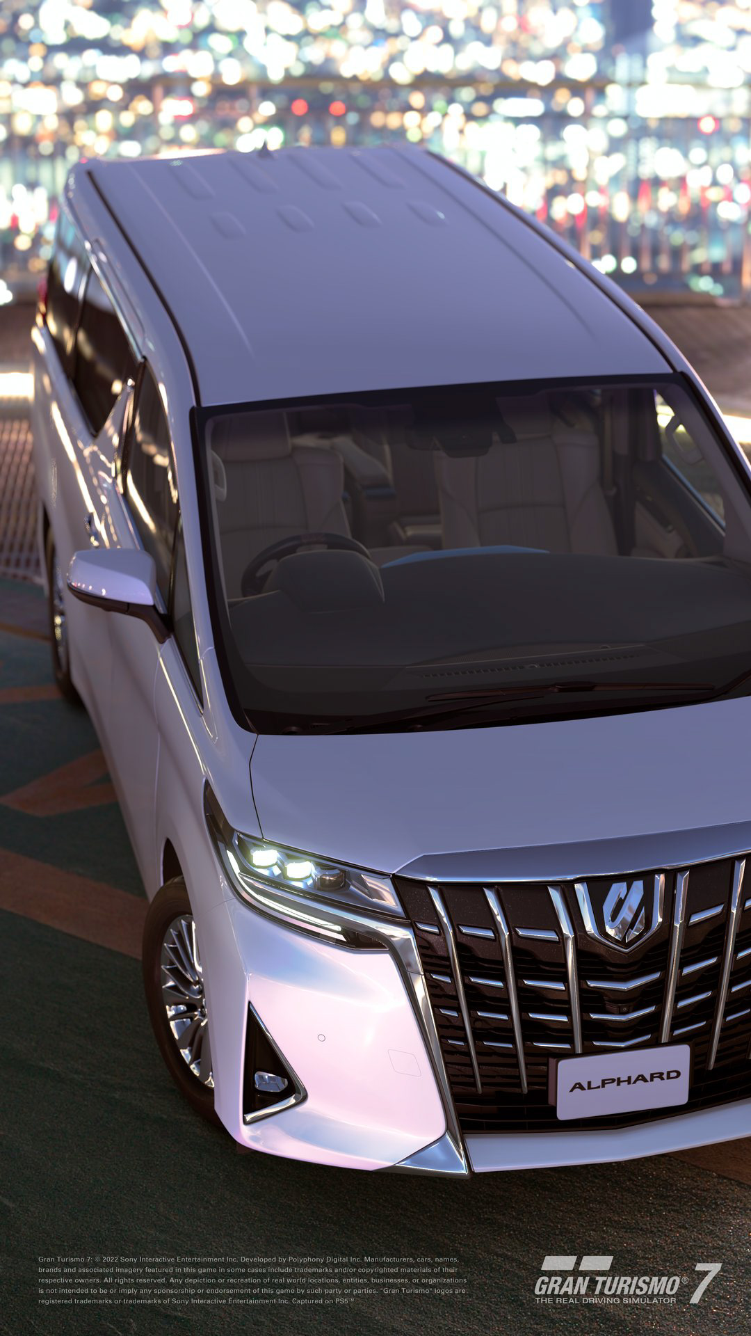 「トヨタ アルファード Executive Lounge '18」:「高級サルーン」へと進化した日本の最上級ミニバン。日本独自のユーティリティカーとして人気のミニバン。各自動車メーカーがしのぎを削り新商品開発が行なわれる激戦区にあって、最上級ミニバンとして確固たる地位を築いているのが「トヨタ アルファード」。2002年、初代モデルの登場以来「高級ミニバン」という価値を追求し、進化させ続けている。いまやVIPをもてなすリムジンとして選ばれるモデルの筆頭にもなるなど、名実ともに日本の高級車の代名詞となっている。2015年に登場した3代目アルファードでは、高級さと快適性の追求に一段と磨きがかけられた。象徴となったのが、2列目シートの快適性をあますことなく追求したラグジュアリーグレード「Executive Lounge」の導入。このグレード専用として採用される2列目「Executive Loungeシート」は、標準モデルのシートよりもひとまわりサイズの大ぶりな独立式シートとなっており、温度やベンチレーションなど各種調整機能のほか、格納式ミニテーブルなども装備。レザーの仕立てなど品質にも徹底的にこだわれており、まるで旅客機のハイクラスのようなおもてなし空間が与えられている。2017年にはマイナーチェンジを実施。3.5LのV6エンジンが刷新され最高出力が280 PSから301 PSへと向上。組み合わされるトランスミッションも、6速ATから8速ATへと多段化と高効率化が進められている。また、フロア部分やドア開口部を中心に剛性向上対策を施したことで、走行性能、そして快適性も一段と引き上げられた