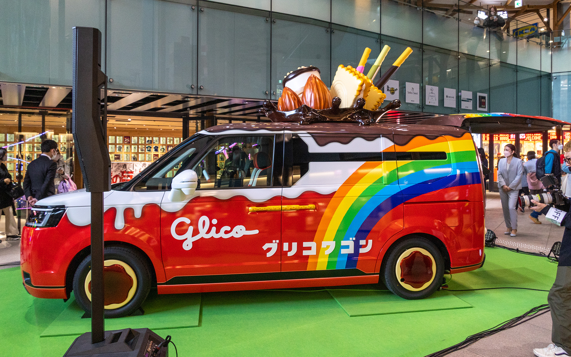 車両の製作は自動車開発支援を行なう株式会社シバックスが担当