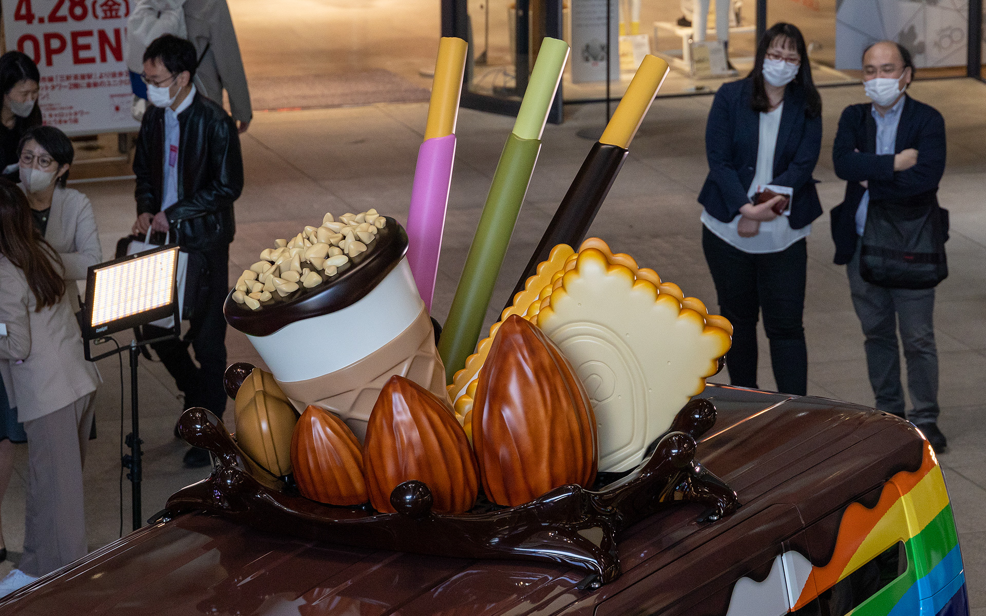 造形だけでなく質感や色の再現にもこだわった作り