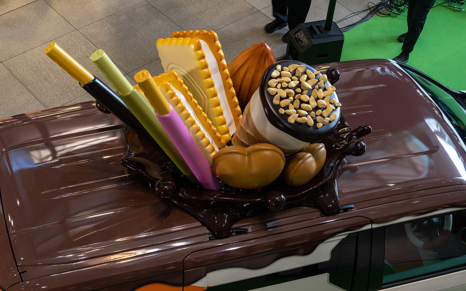 ルーフはチョコレートをイメージしたカラー