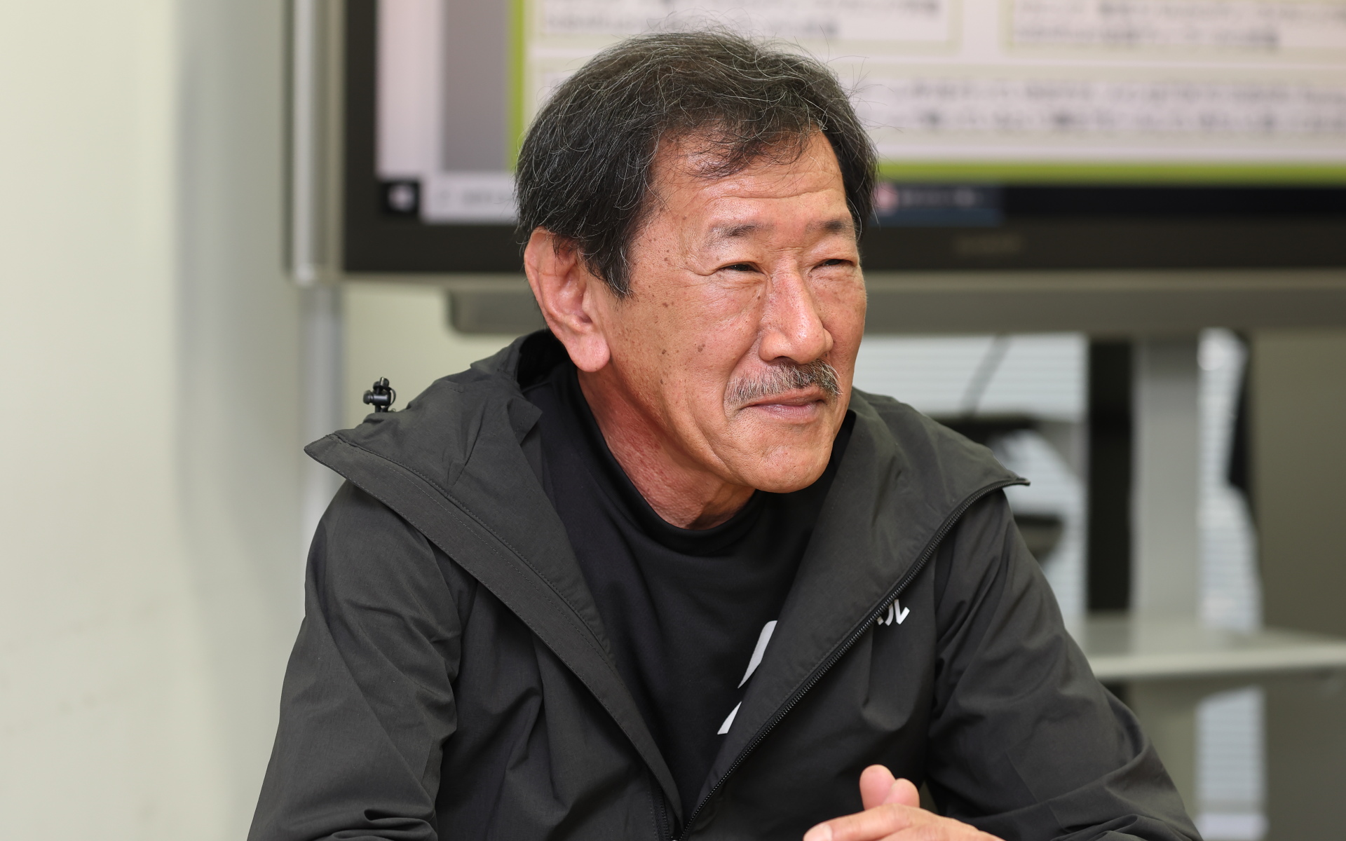 チーフエンジニアの佐野泰弘氏。ディーラーメカニックは事前に佐野氏の指導のもとガレージ研修を行ない本番に挑む