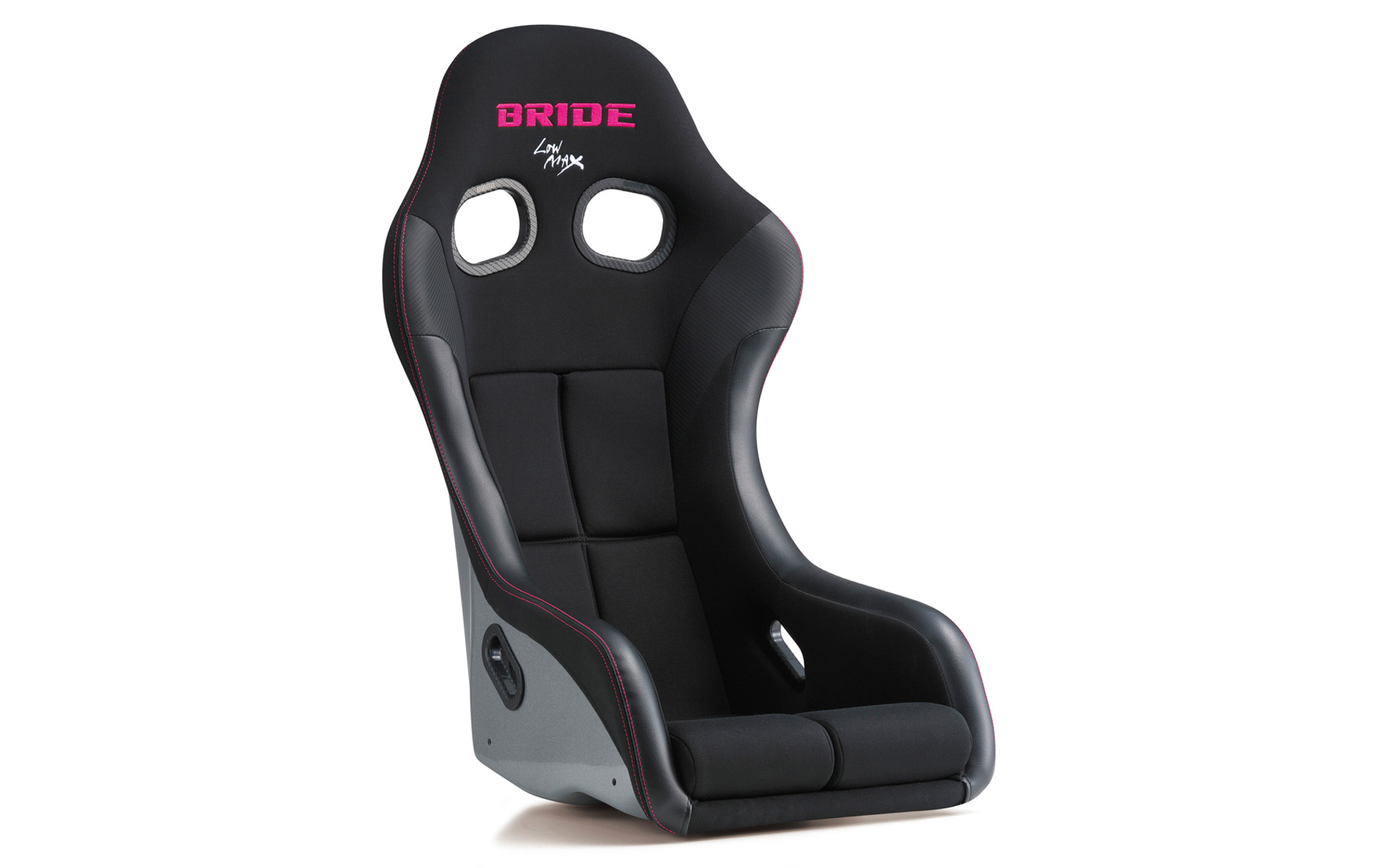 身長160cm以下のスリムで小柄なドライバー向けのフルバケットシート「ZETAⅣ VERIA」