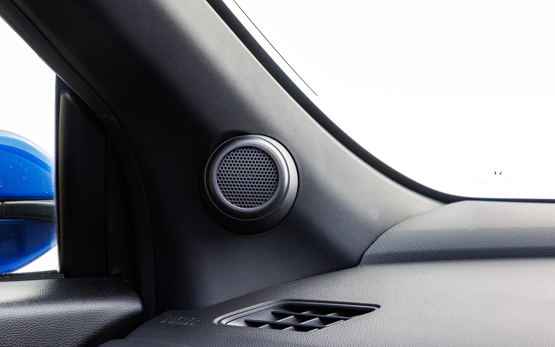 S660向けのスカイサウンドスピーカーシステムも手掛けている