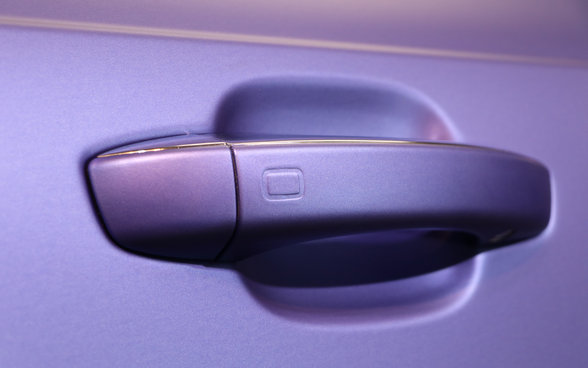 ドアタッチセンサーの小さな凹凸にもしっかり貼り込む