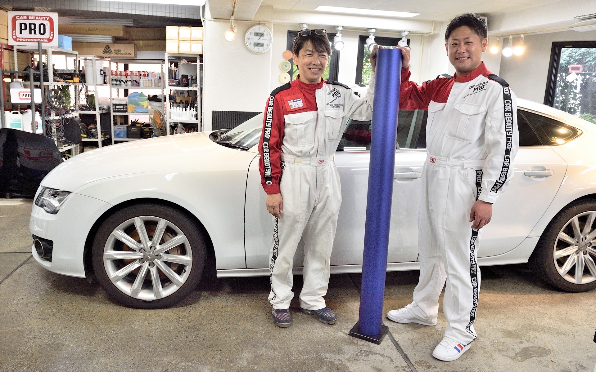 本番用のフィルムを用意。カラーは「マットメタリック ブリリアントブルー」