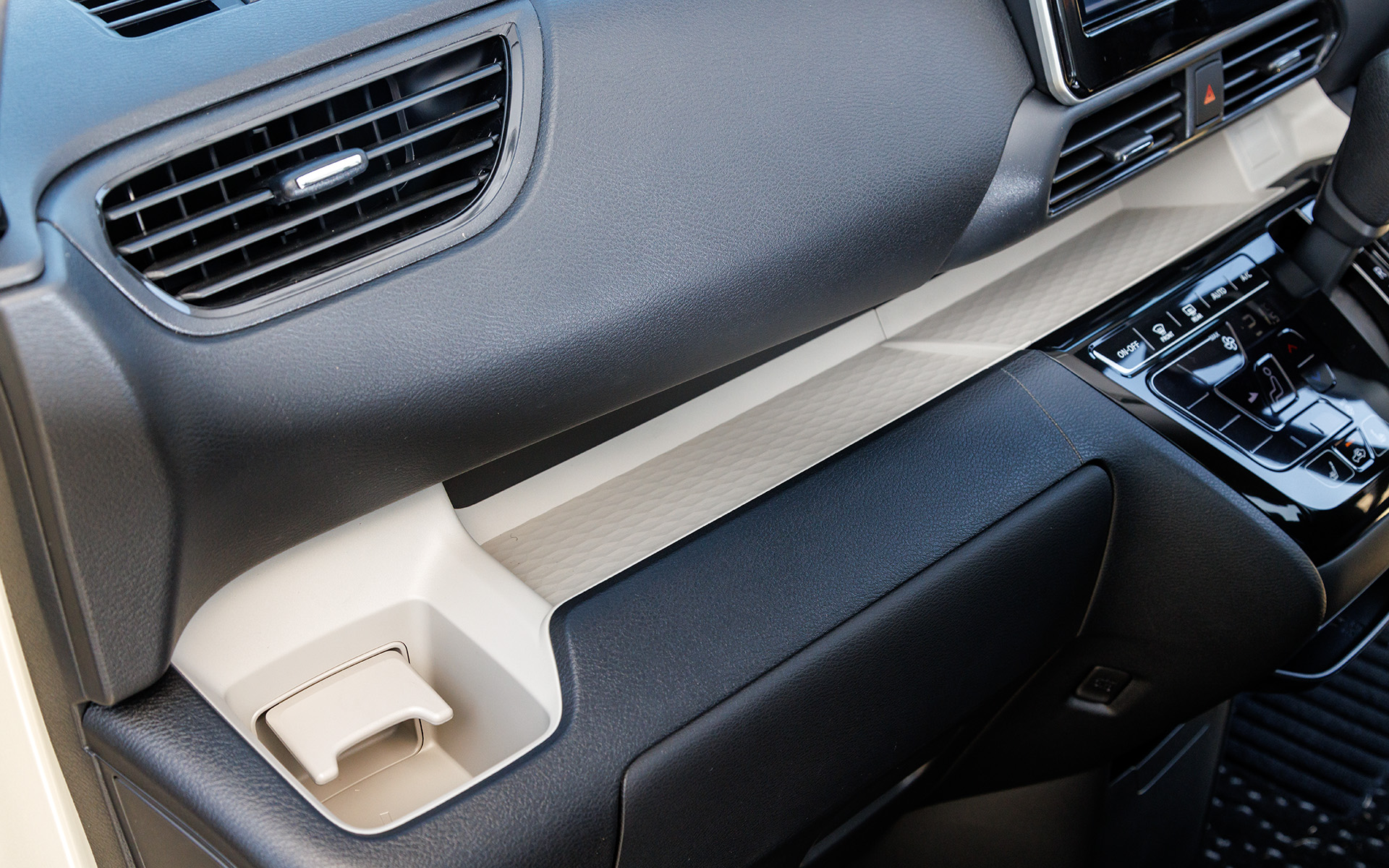 こちらは助手席側