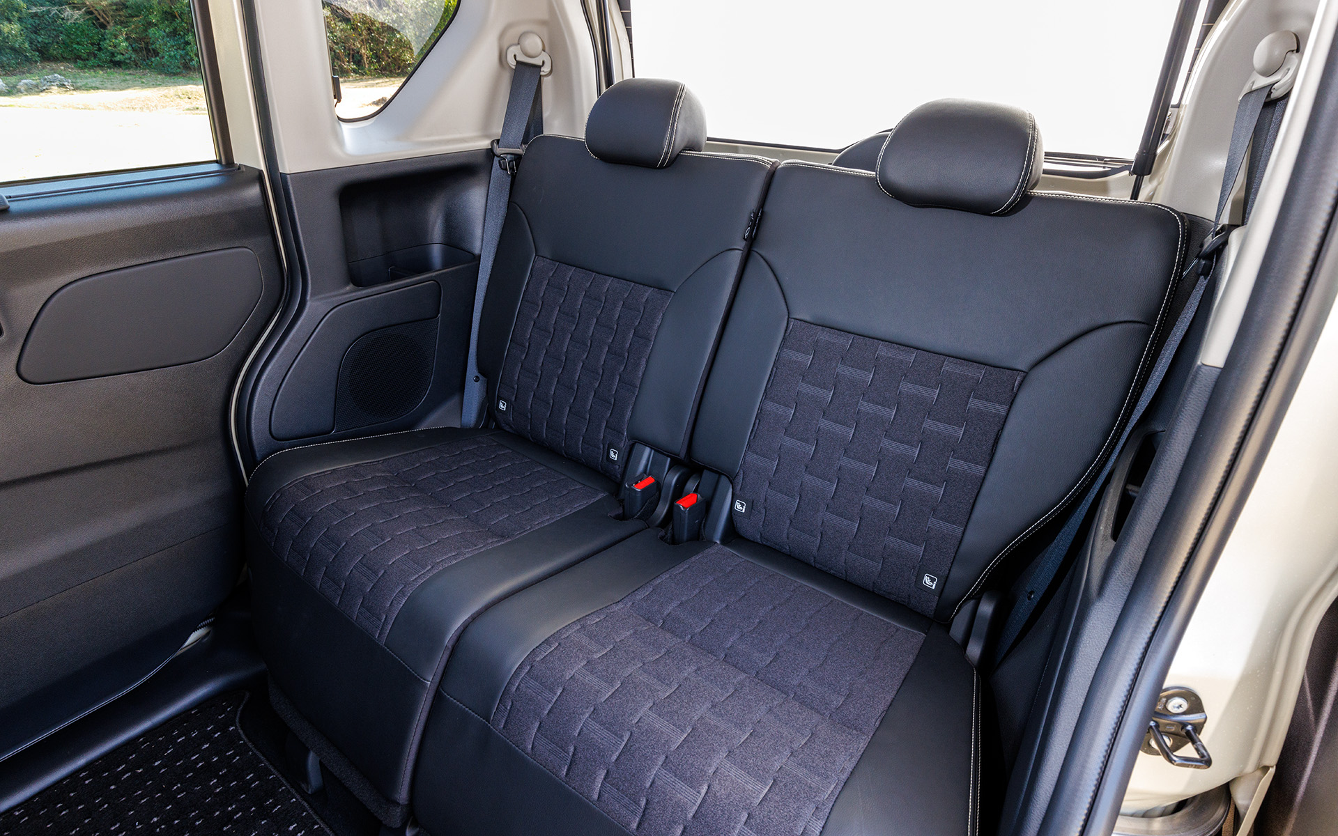 リアシートは5：5の分割タイプ