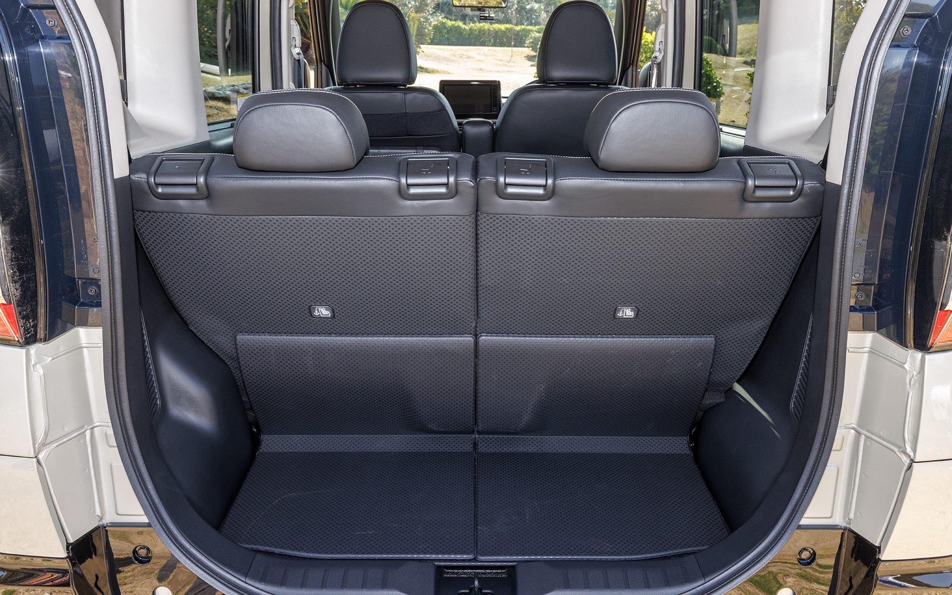 ラゲッジスペースはリアシートアレンジの組み合わせで多彩なシチュエーションに対応